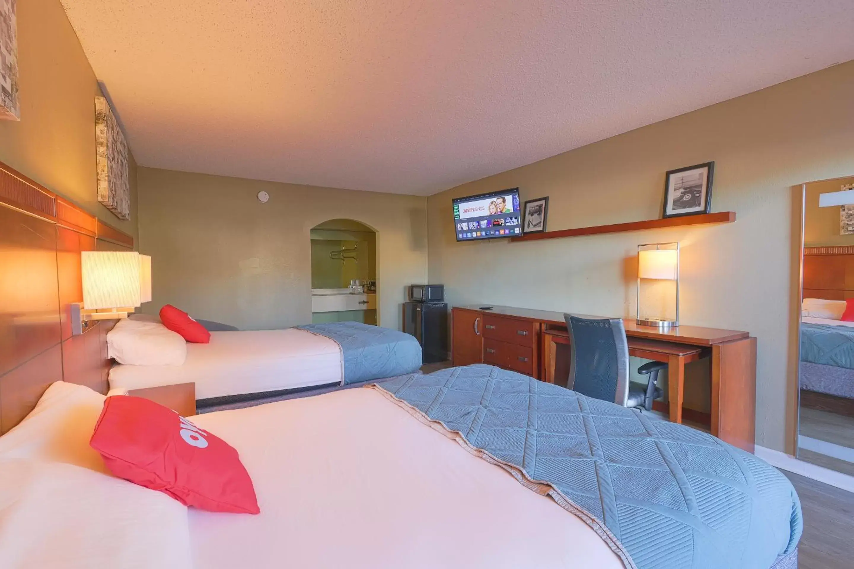 Bedroom, Bed in OYO Hotel Brownsville TN I-40