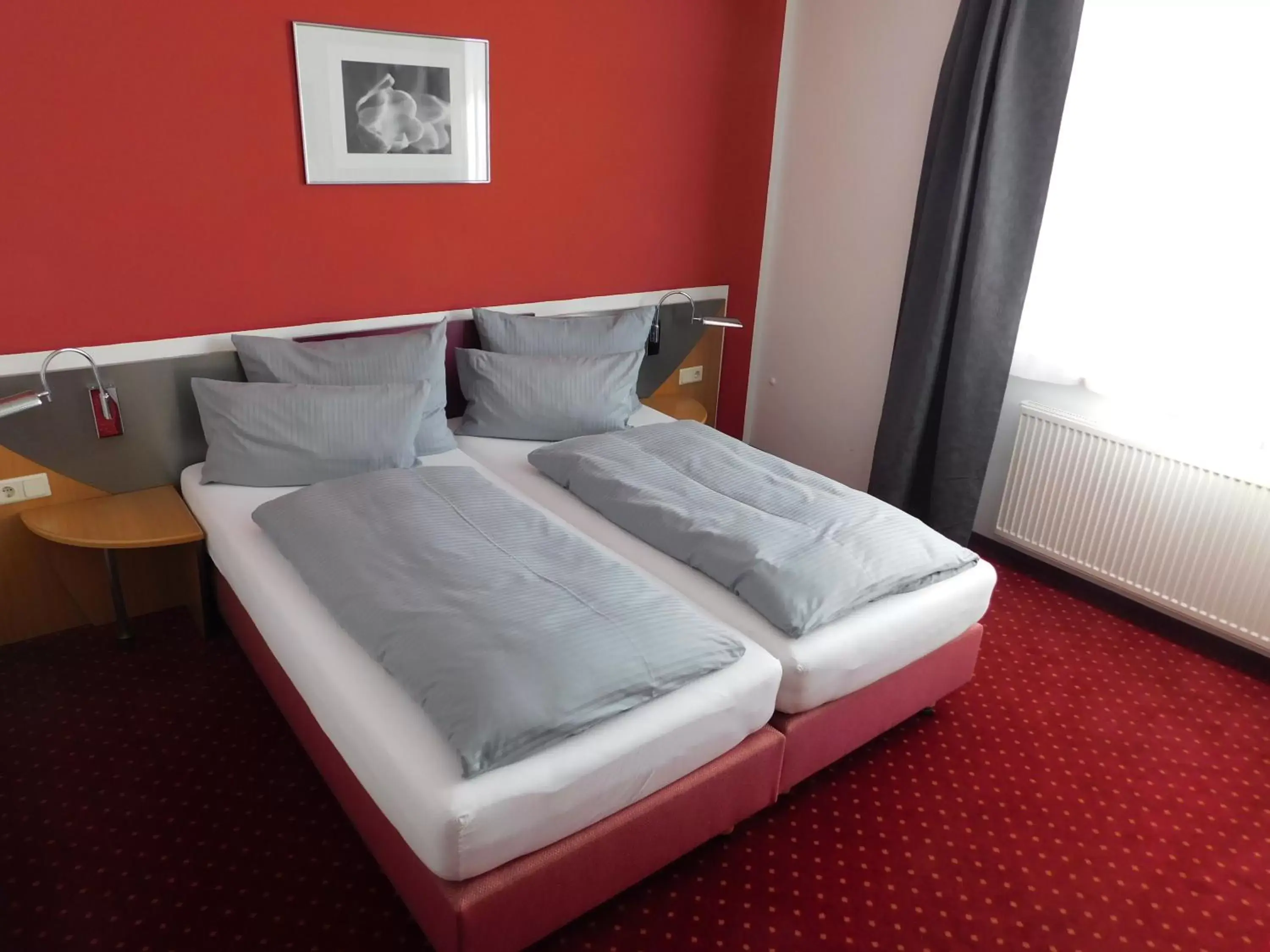 Bed in Hotel KonradP Holzkirchen