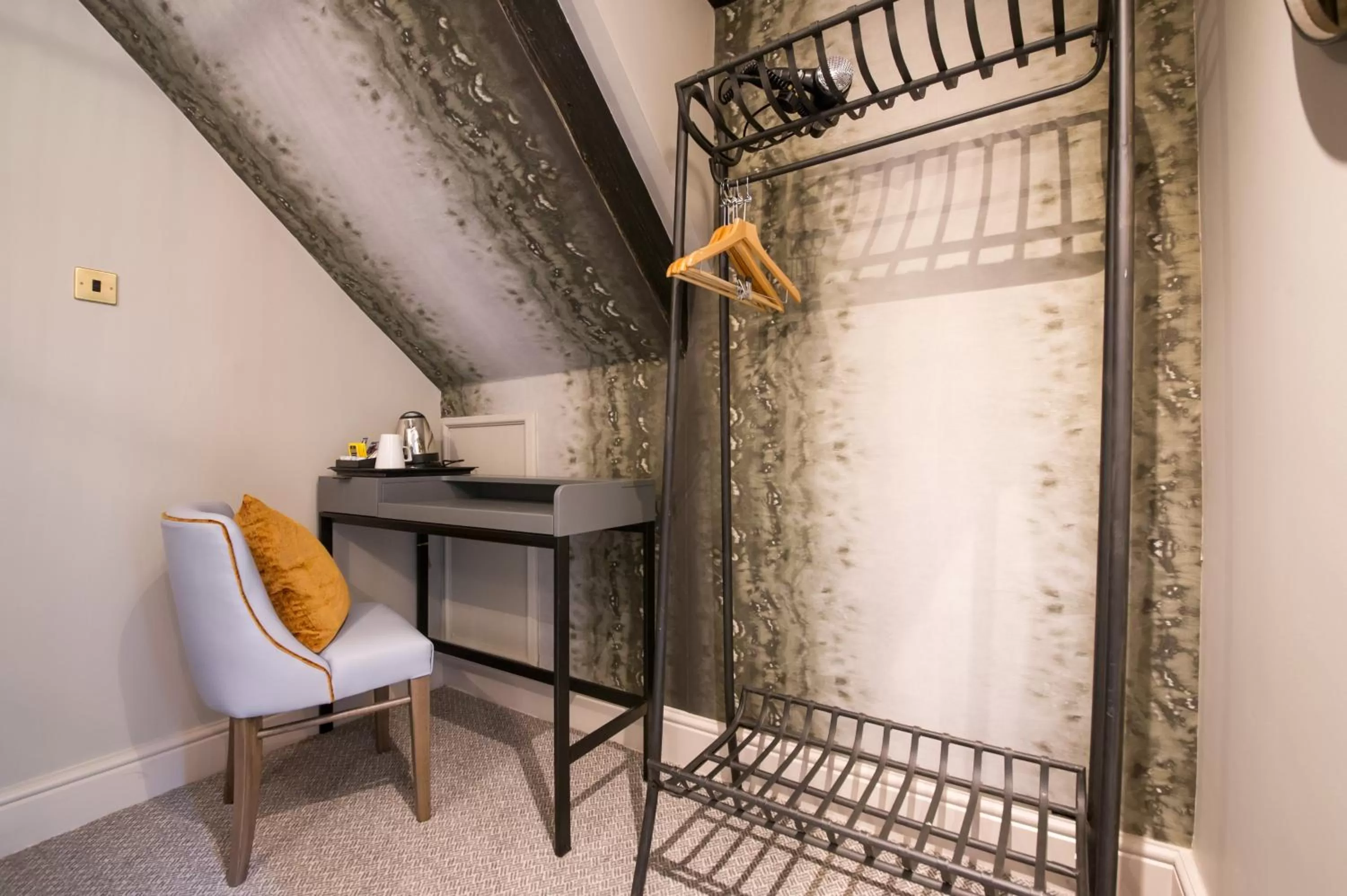 Coffee/tea facilities in The Bulls Head by Innkeeper's Collection