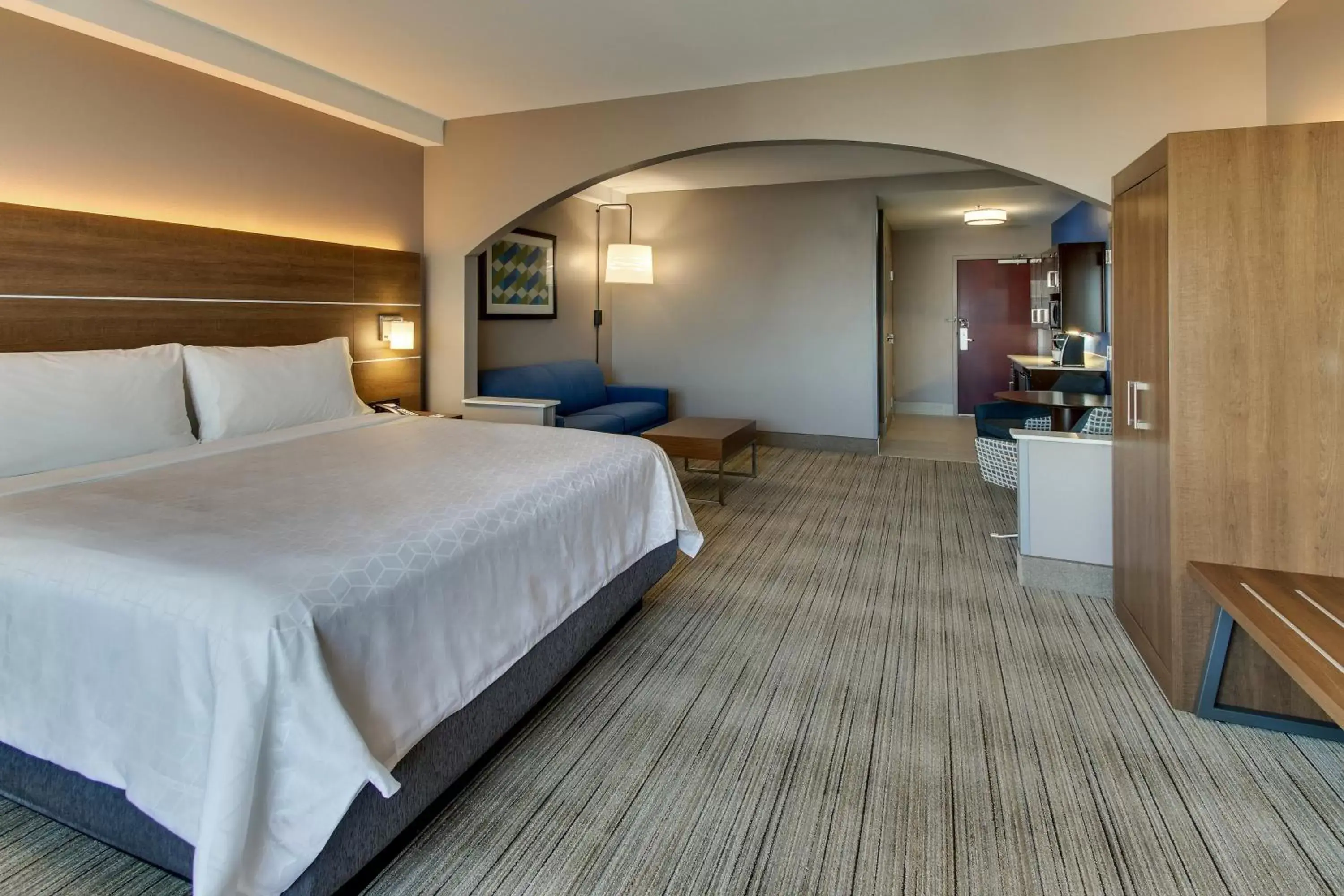 Bedroom, Bed in Holiday Inn Express Hotel & Suites Columbus-Fort Benning, an IHG Hotel