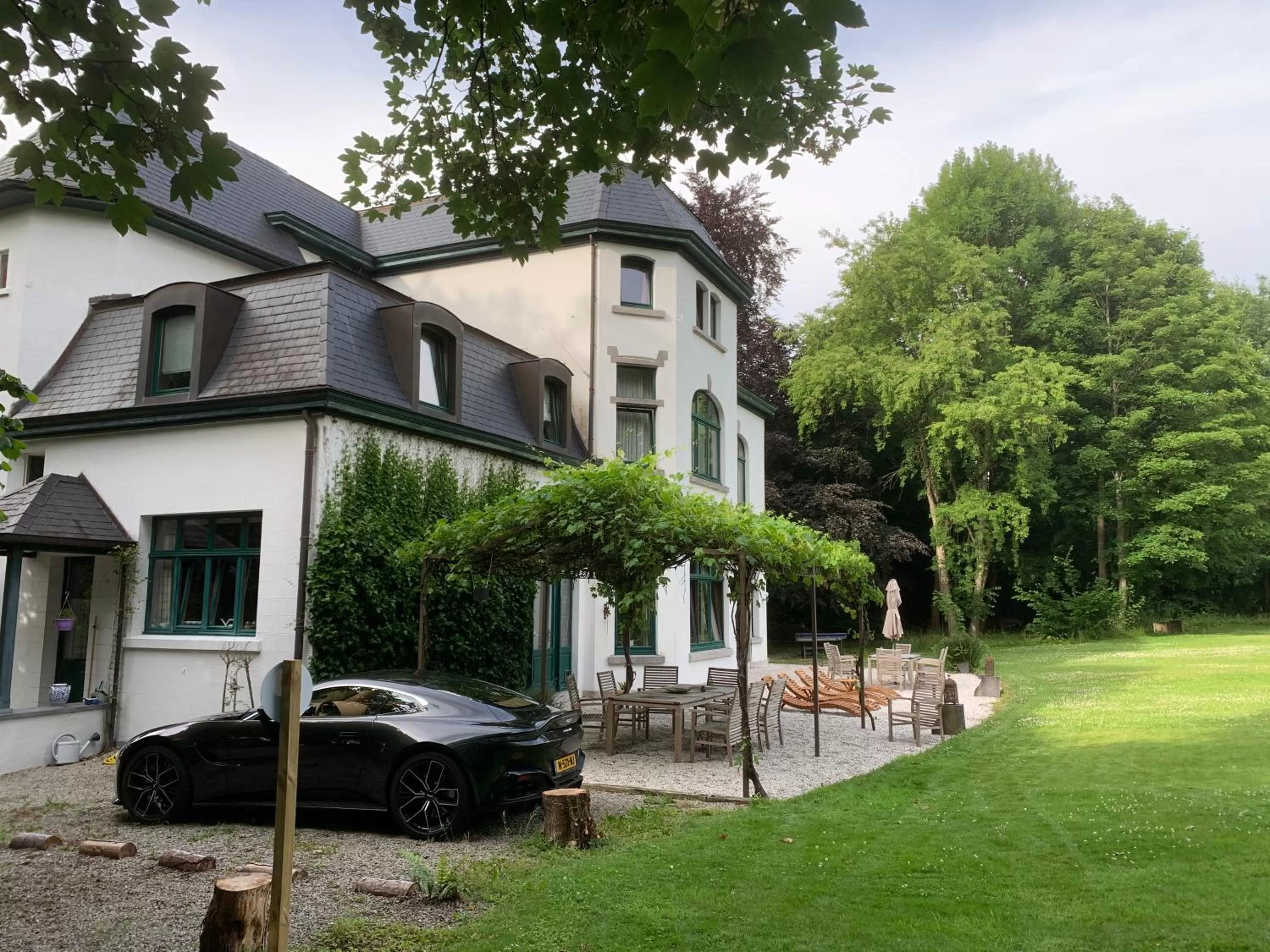 Garden in L'Étape Fagnarde - Bed, Breakfast & Sauna