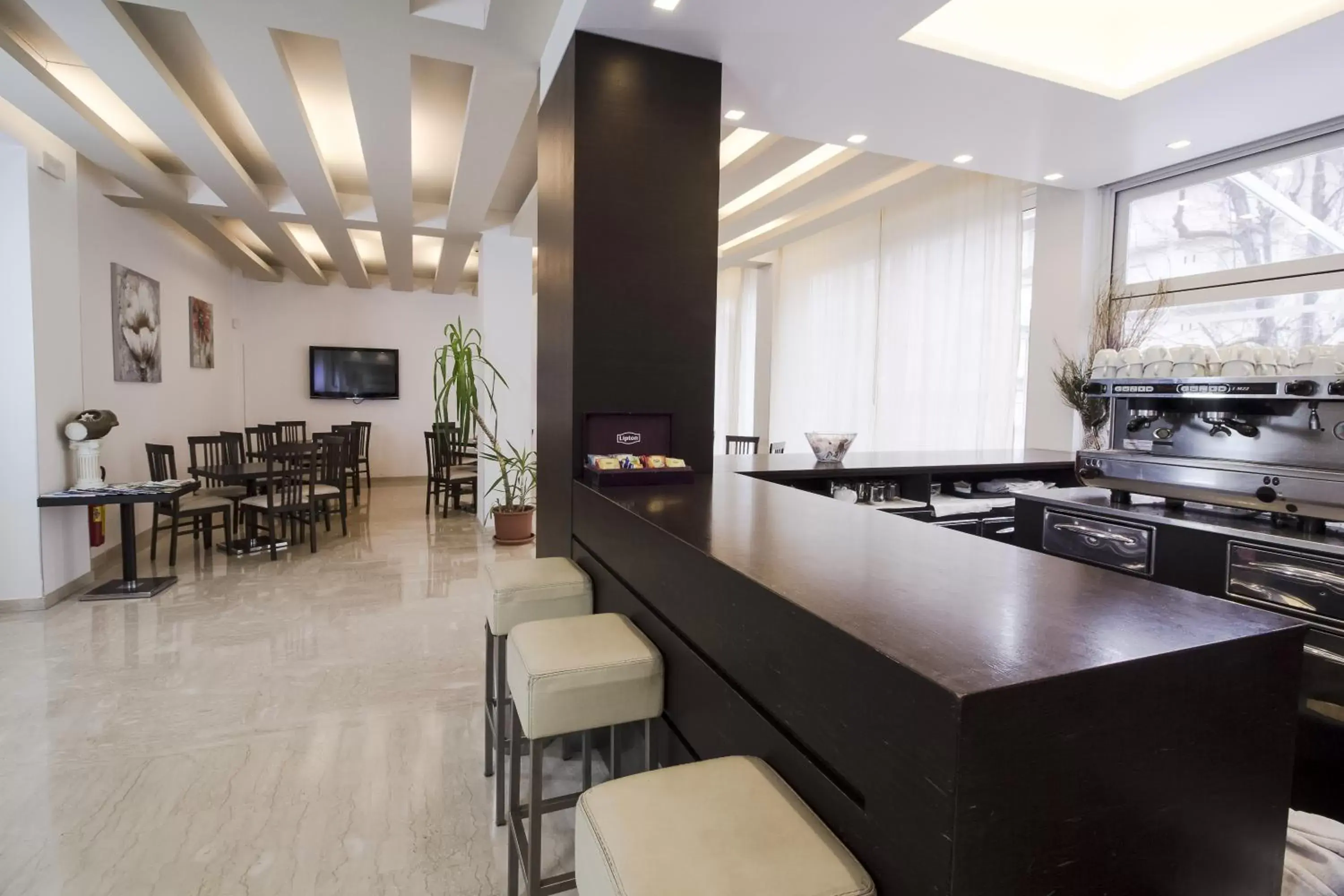Lounge or bar, Kitchen/Kitchenette in Hotel Panama Majestic
