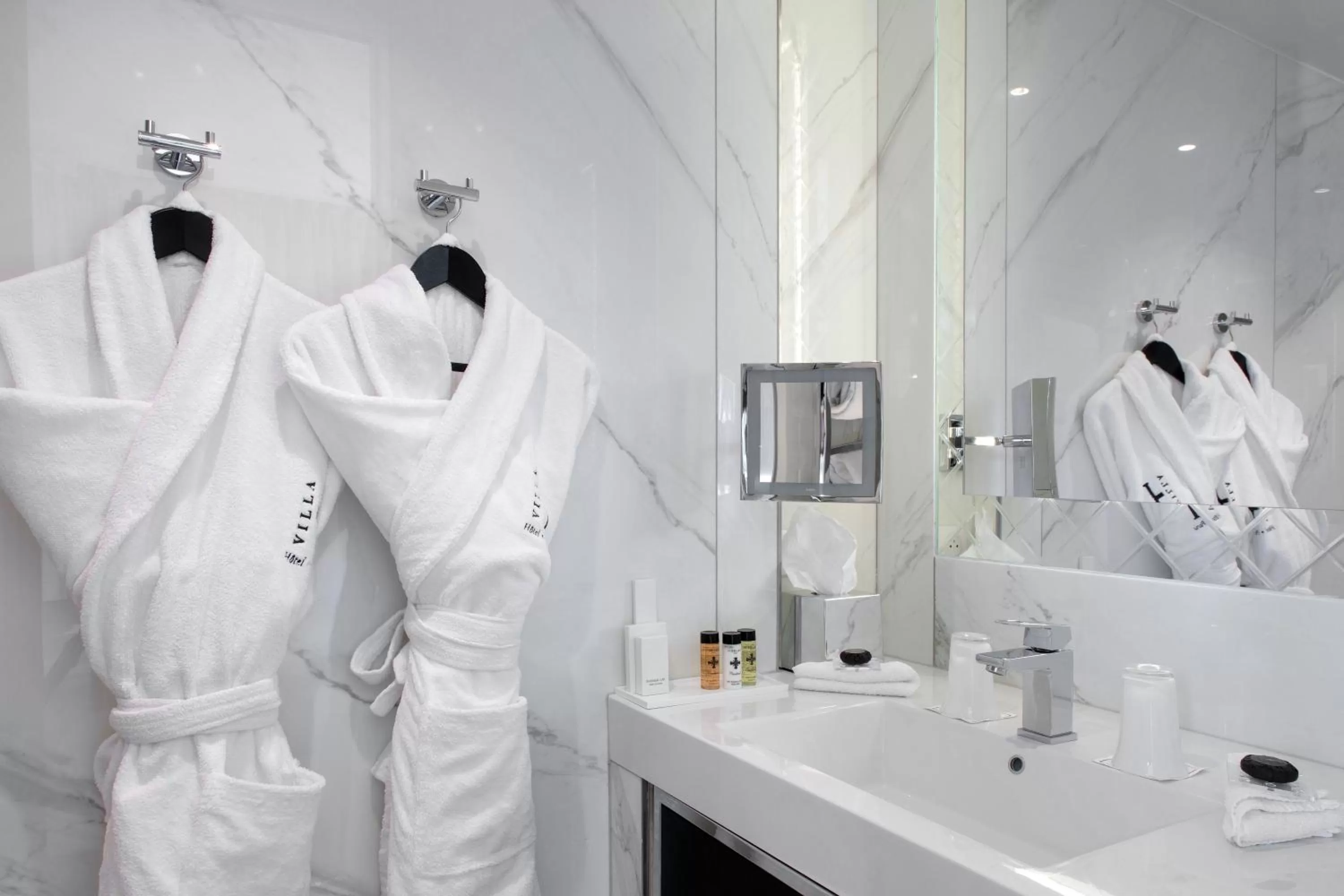 Bathroom in La Villa Haussmann