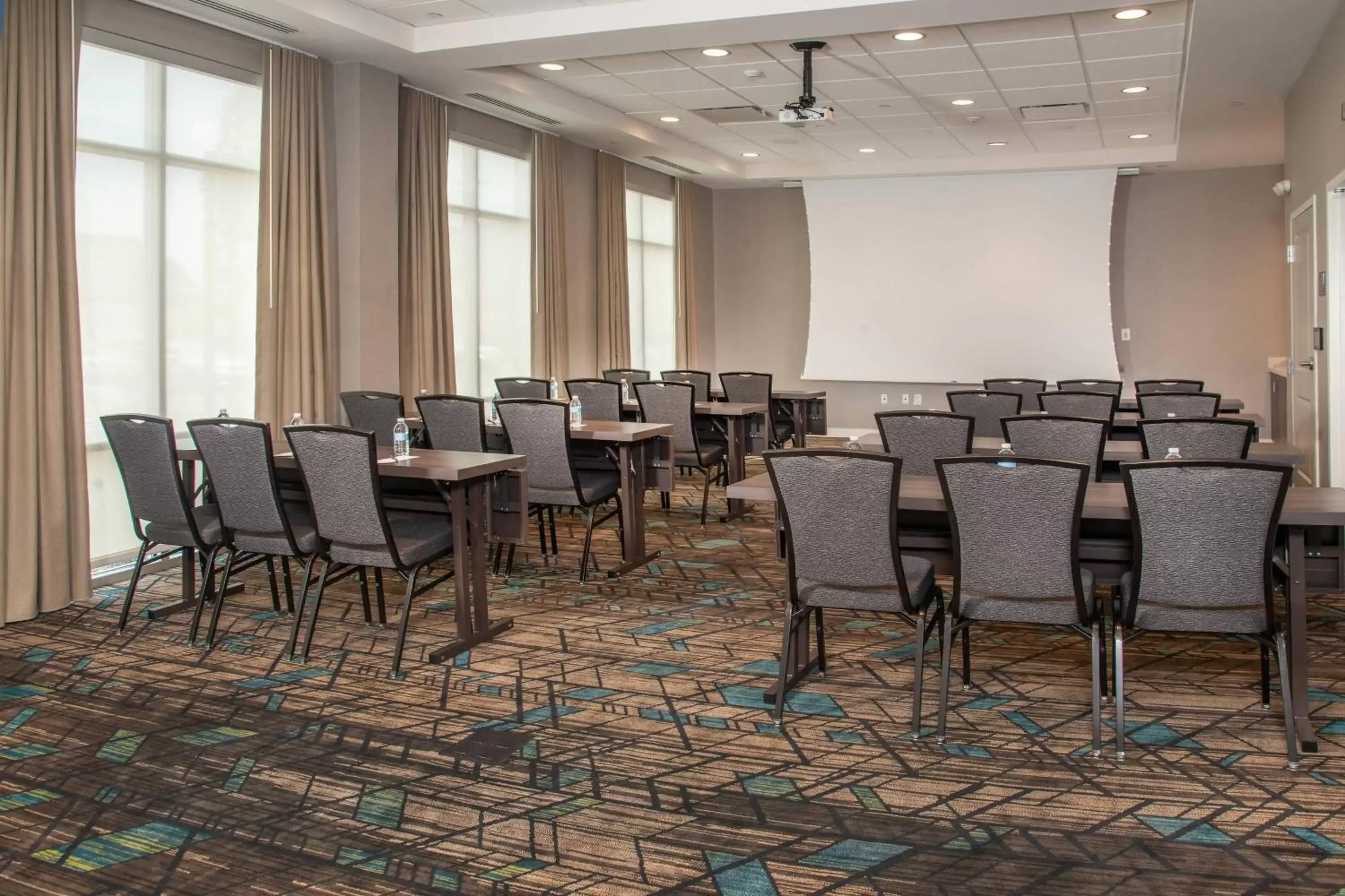 Meeting/conference room in Residence Inn Fulton at Maple Lawn