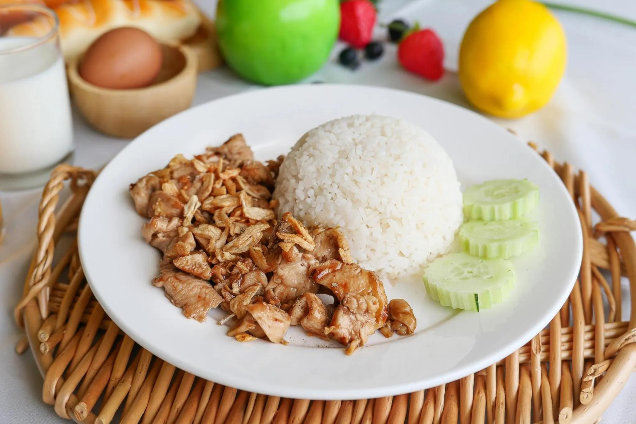 Food and drinks in AU Place Hotel