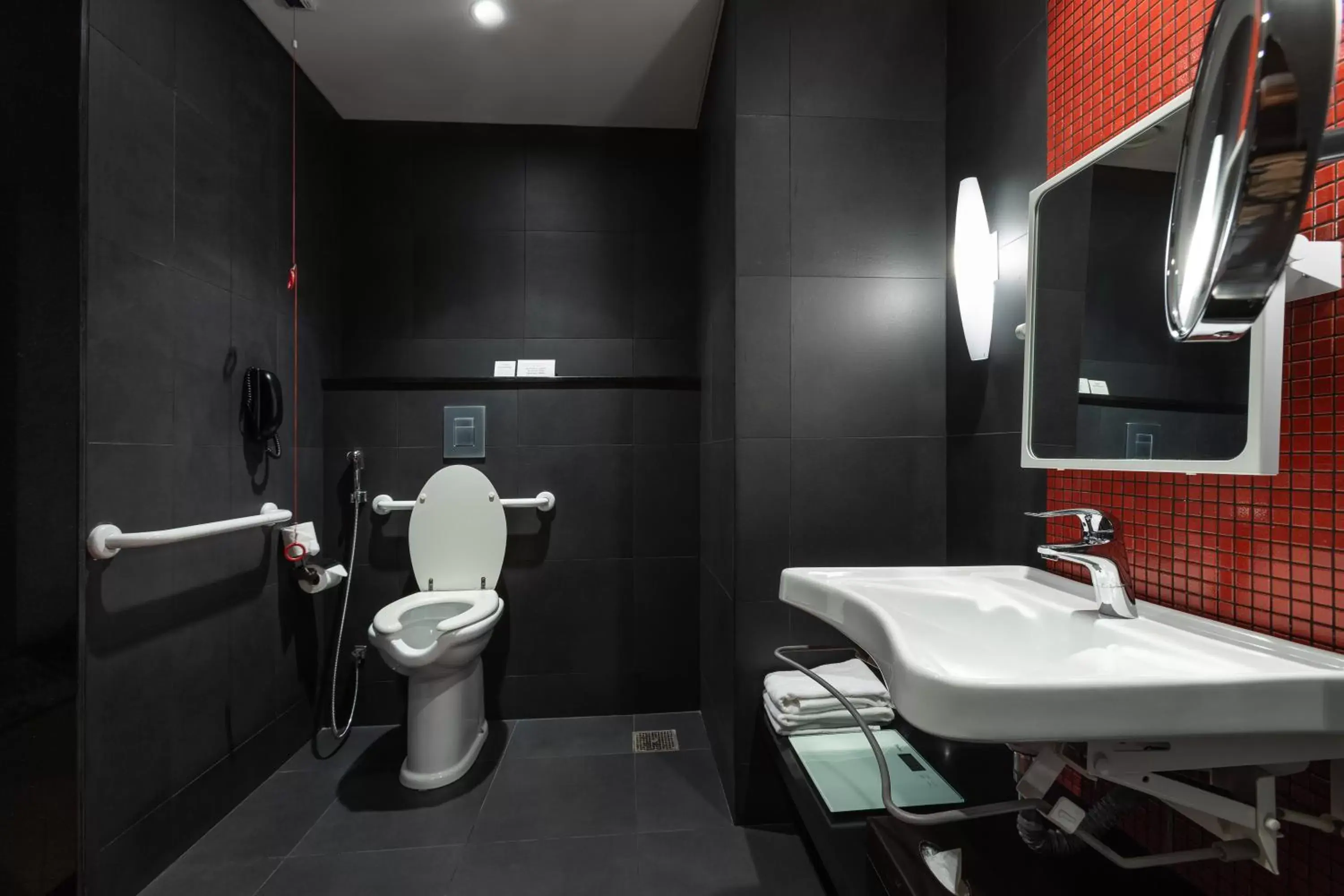 Bathroom in Crowne Plaza Riyadh - RDC Hotel & Convention, an IHG Hotel