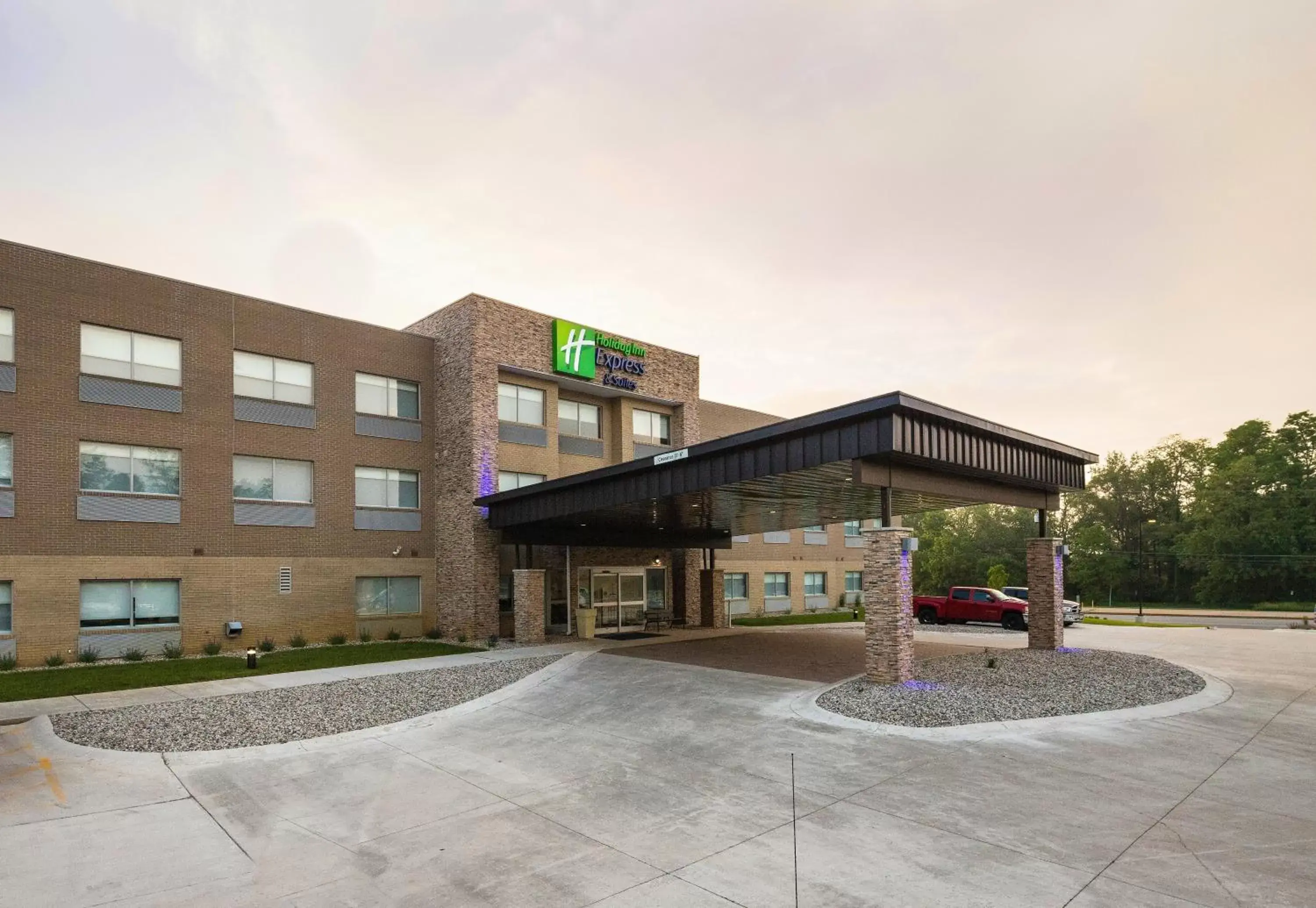 Property building in Holiday Inn Express & Suites - Portage, an IHG Hotel