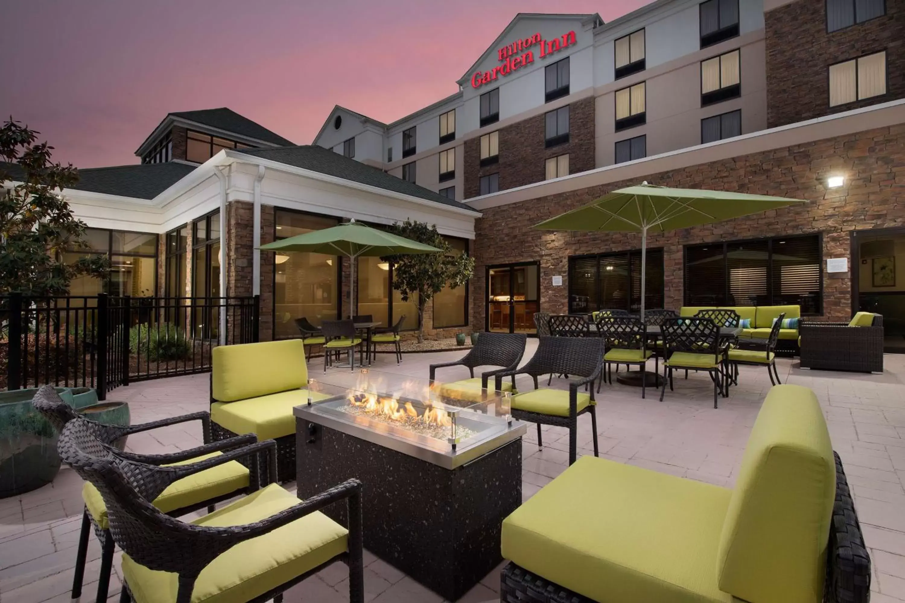 Patio, Restaurant/Places to Eat in Hilton Garden Inn Atlanta West/Lithia Springs