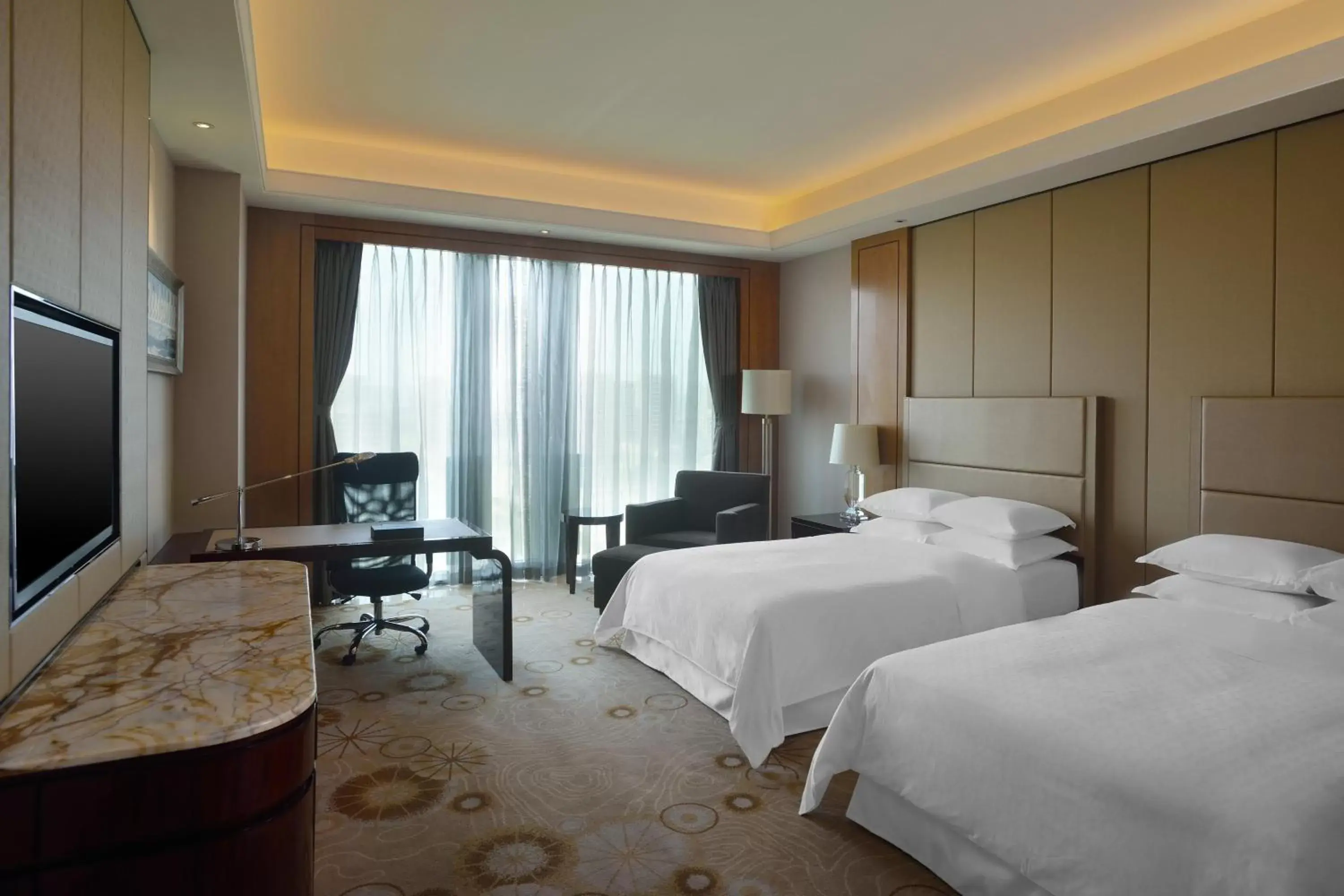 Photo of the whole room, Bed in Sheraton Shenyang South City Hotel