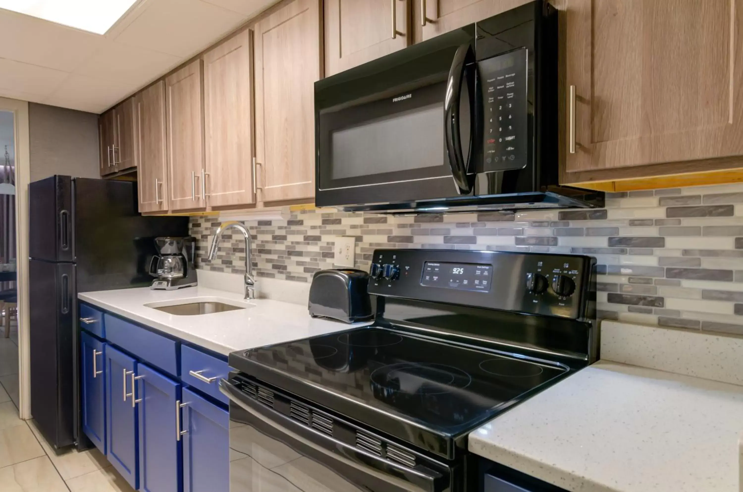 kitchen, Kitchen/Kitchenette in Captain's Quarters Resort