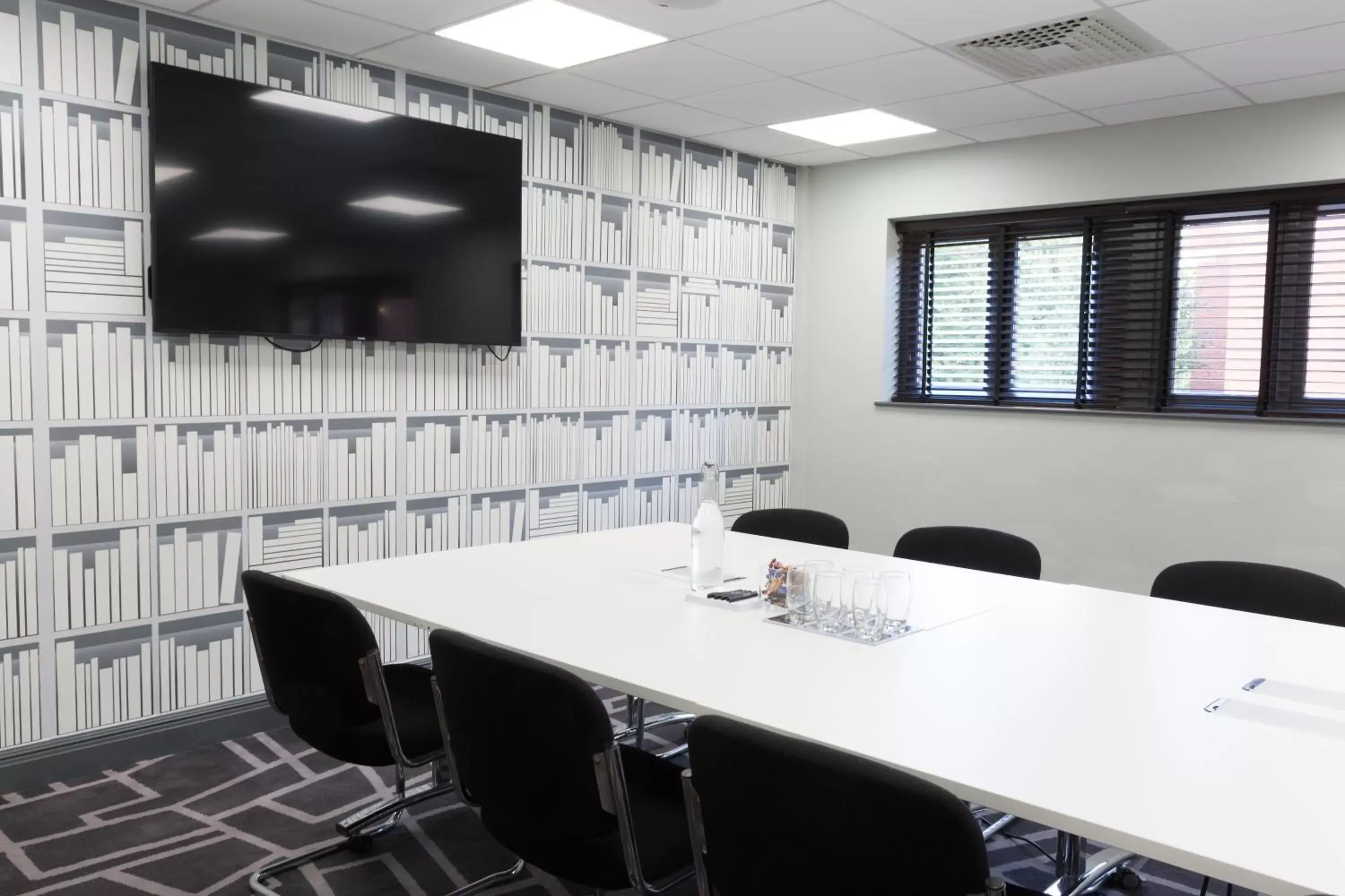 Meeting/conference room, TV/Entertainment Center in Village Hotel Farnborough