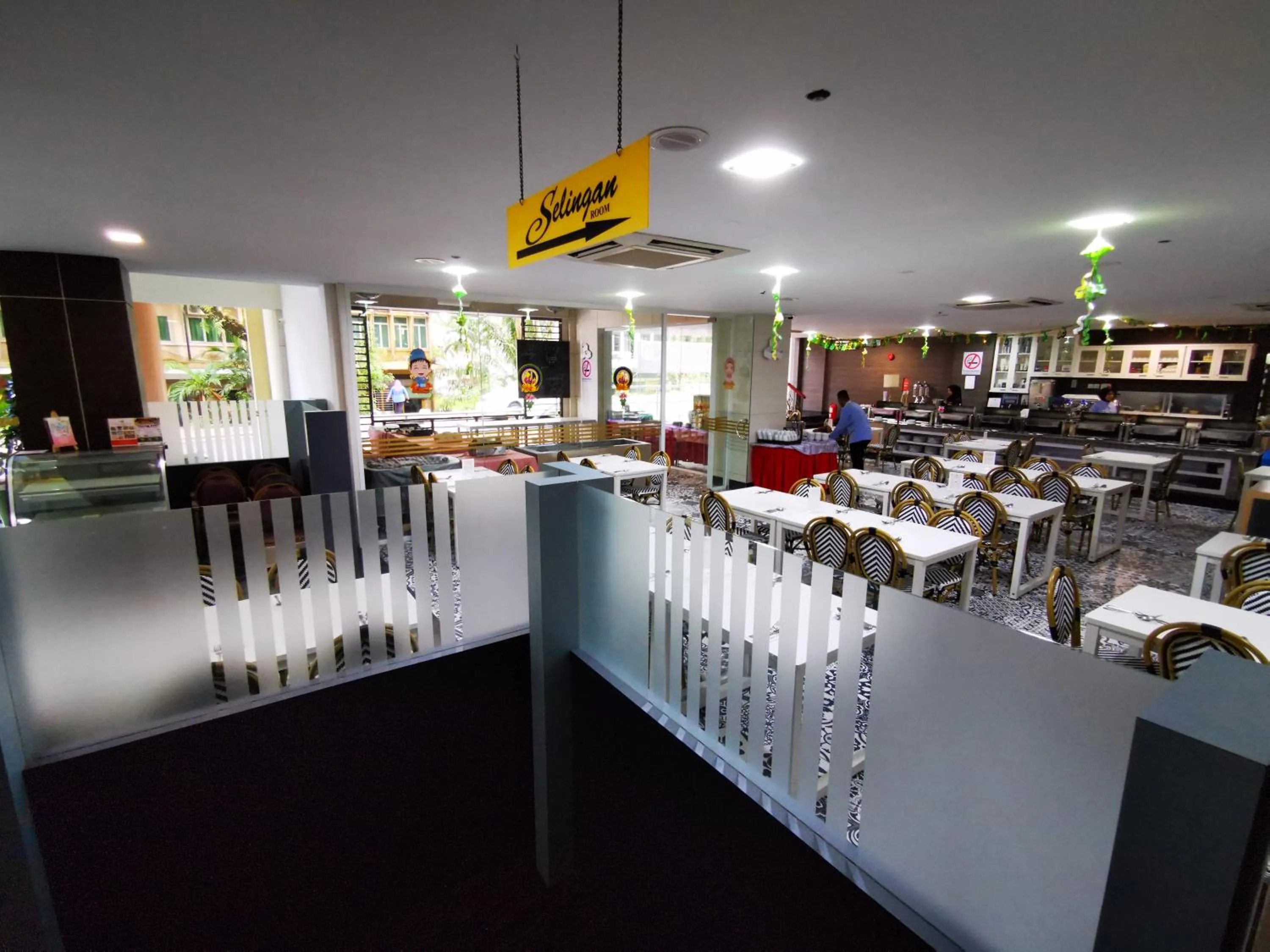 Restaurant/places to eat in Hotel Sandakan