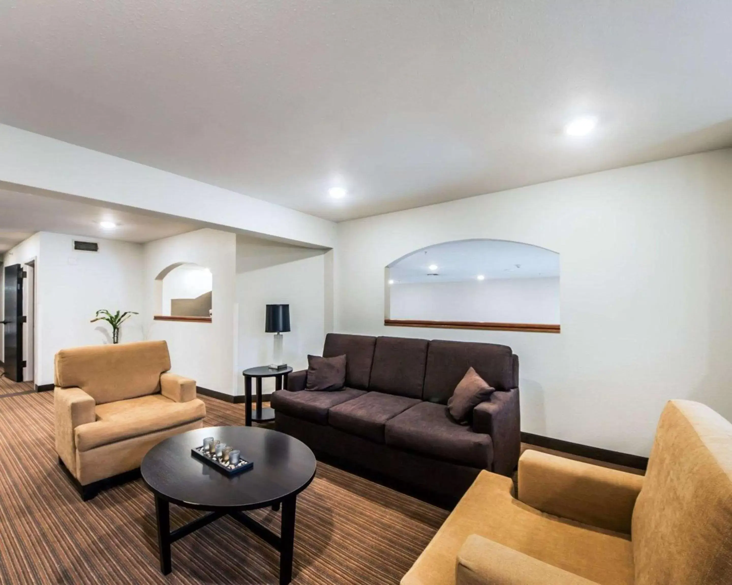 Lobby or reception, Seating Area in Sleep Inn & Suites Guthrie - Edmond North