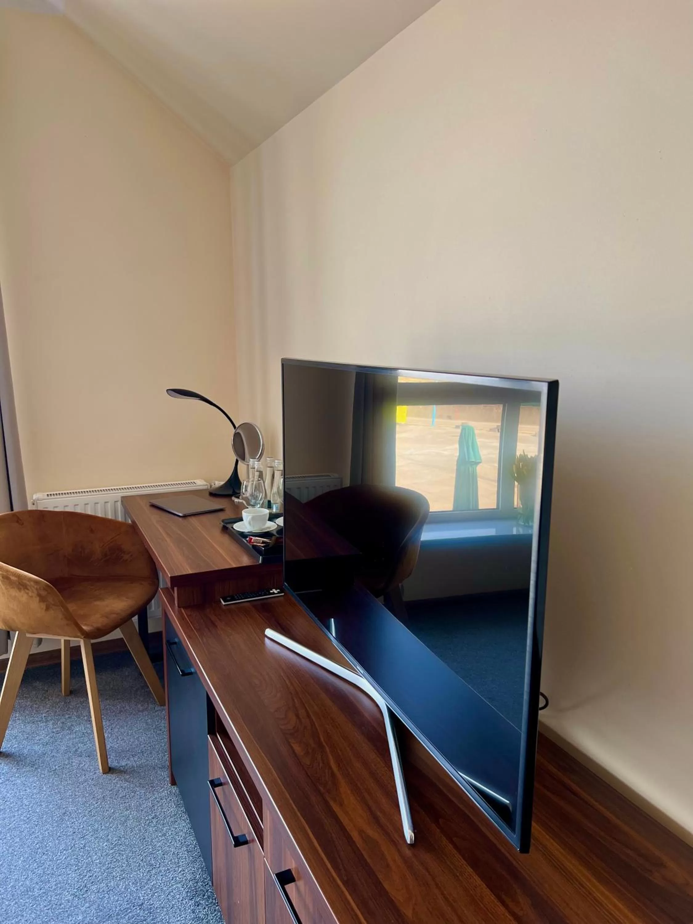 TV and multimedia, TV/Entertainment Center in W Porcie