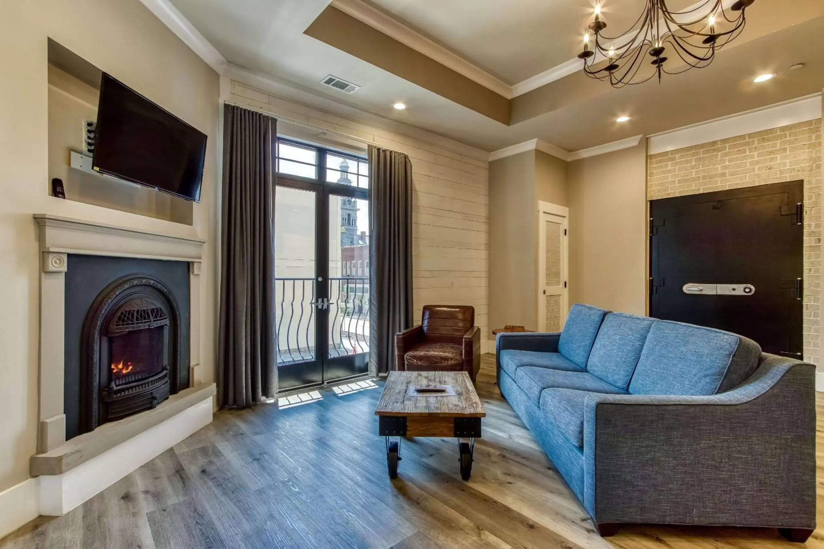 Photo of the whole room, Seating Area in Central Hotel, Ascend Hotel Collection