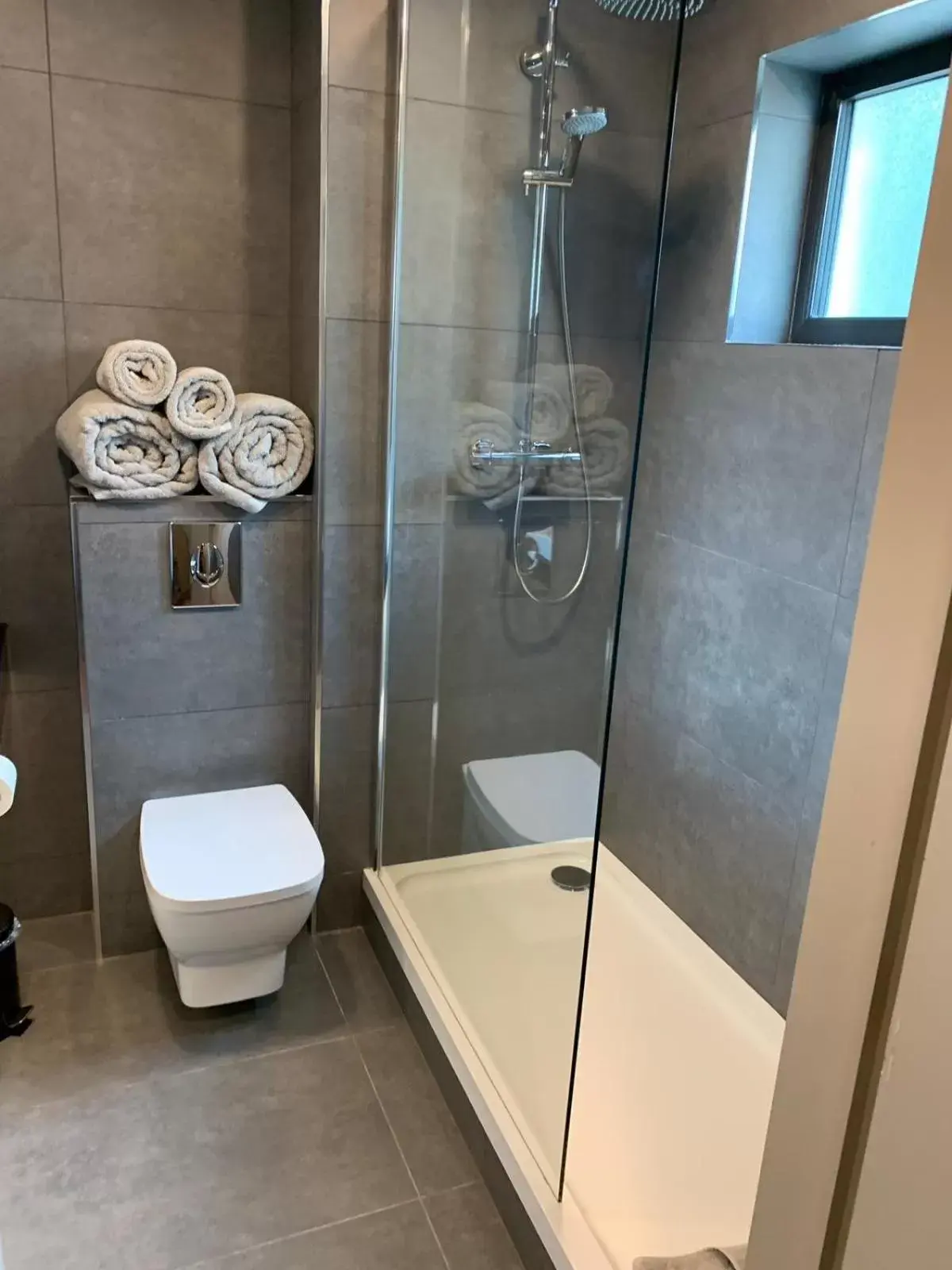 Bathroom in The Lansdowne Hotel