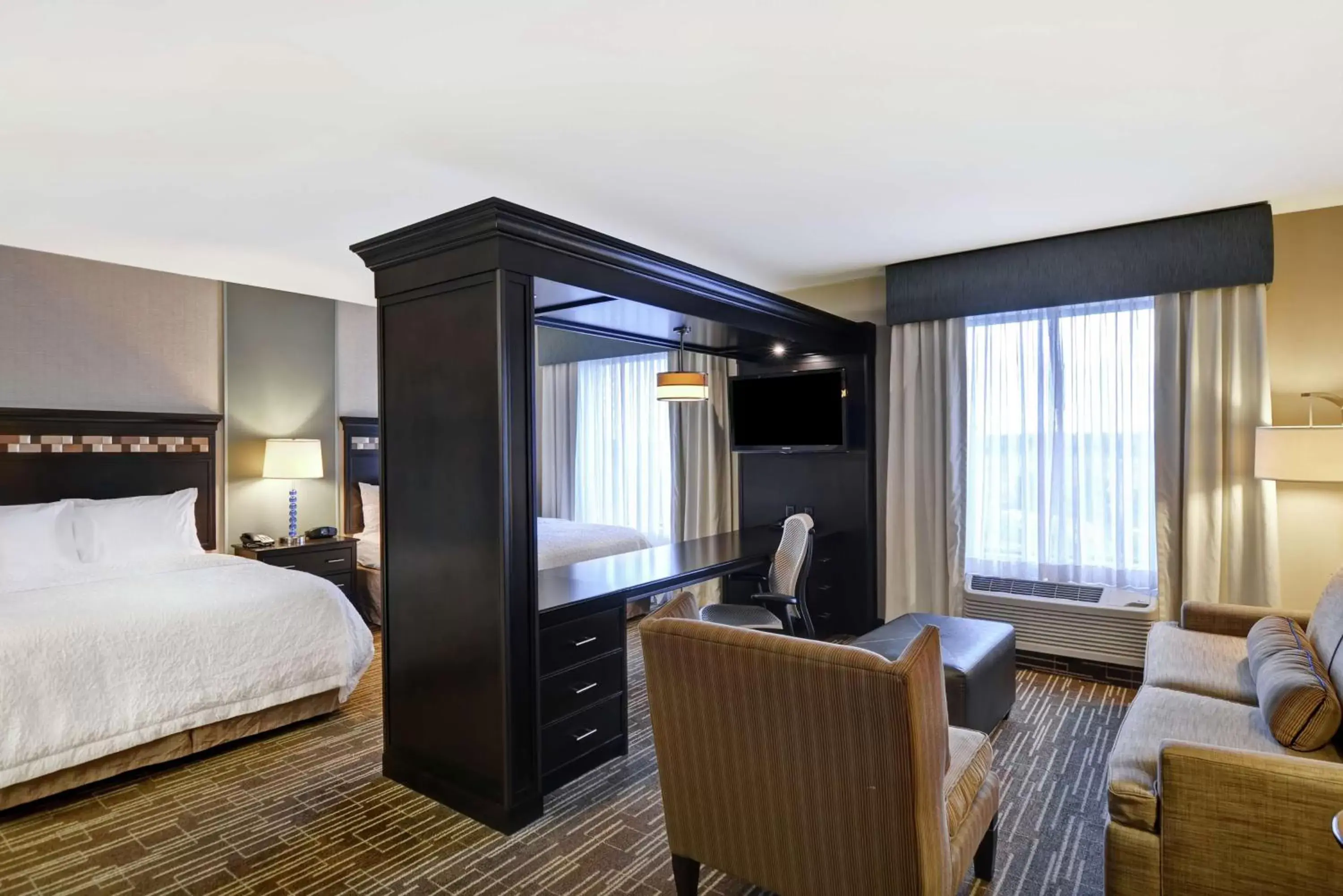 Bedroom, Bed in Hampton Inn & Suites Denver Airport / Gateway Park Bedroom, Bed in Hampton Inn & Suites Denver Airport / Gateway Park