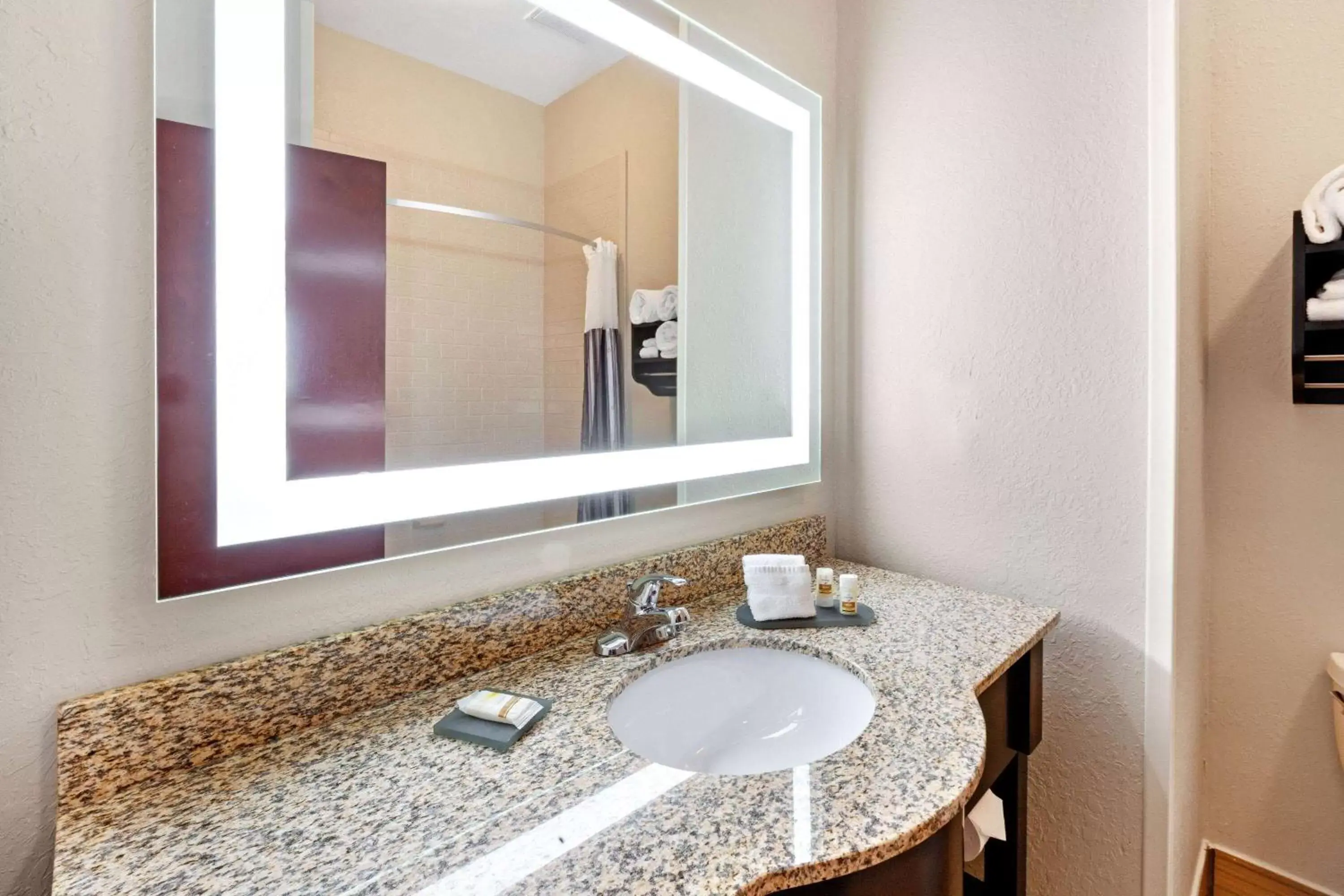 Bathroom in La Quinta by Wyndham South Bend