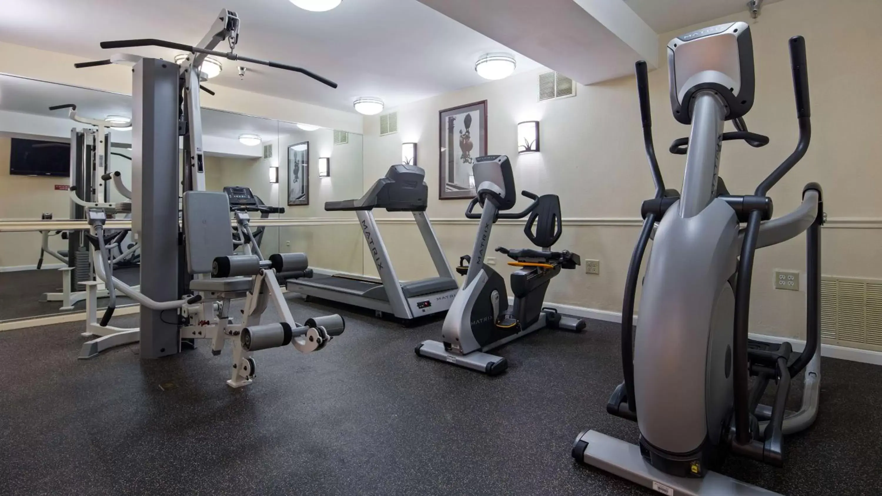 Fitness centre/facilities, Fitness Center/Facilities in Best Western Oakbrook Inn