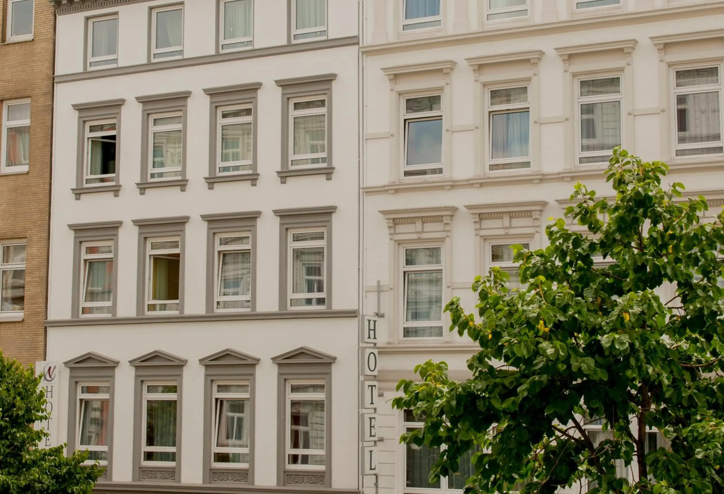 Facade/entrance, Property Building in Hotel Residence am Hauptbahnhof