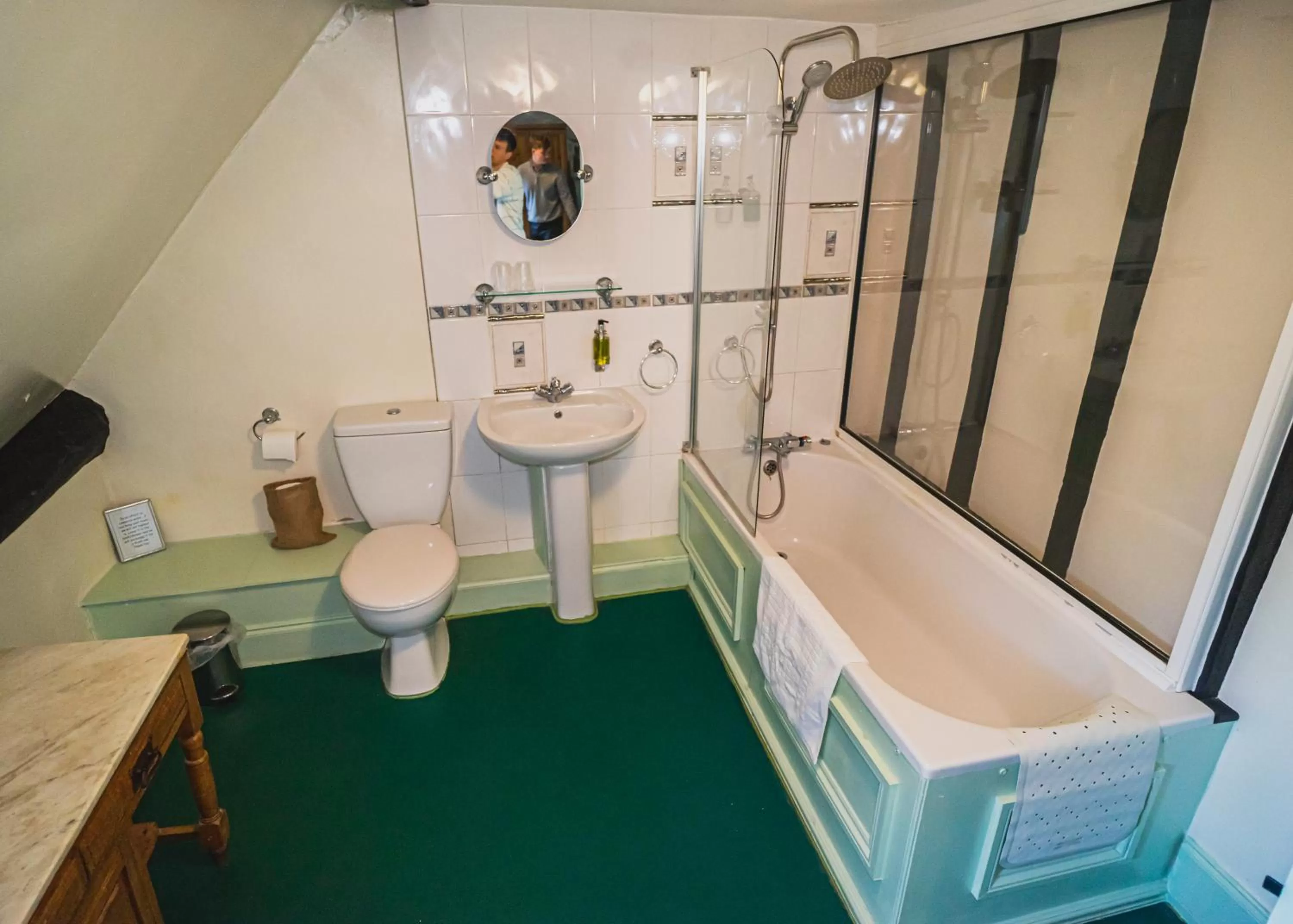 Bathroom in The Mug House Inn