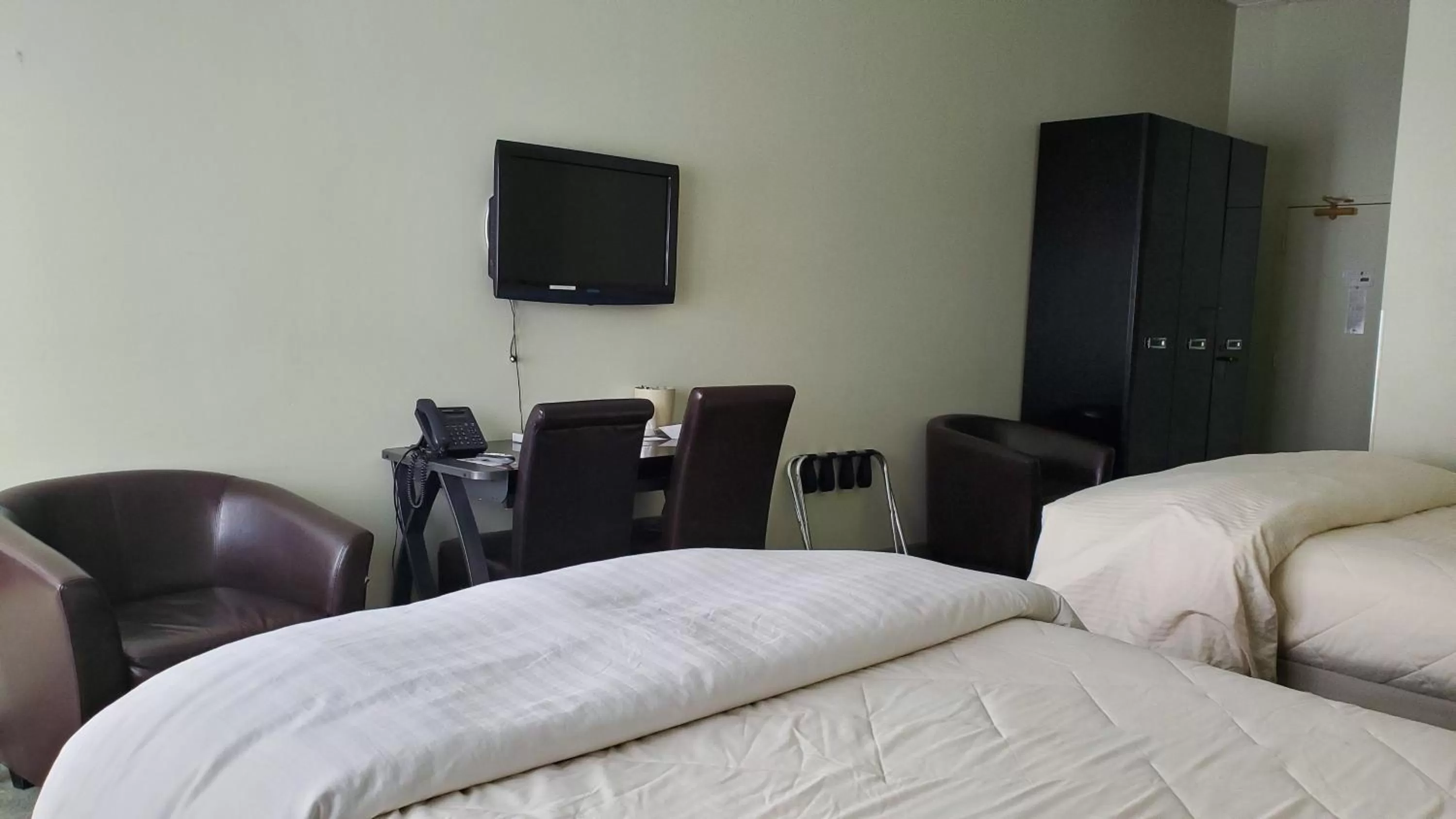 TV and multimedia, Bed in Lowell Inn