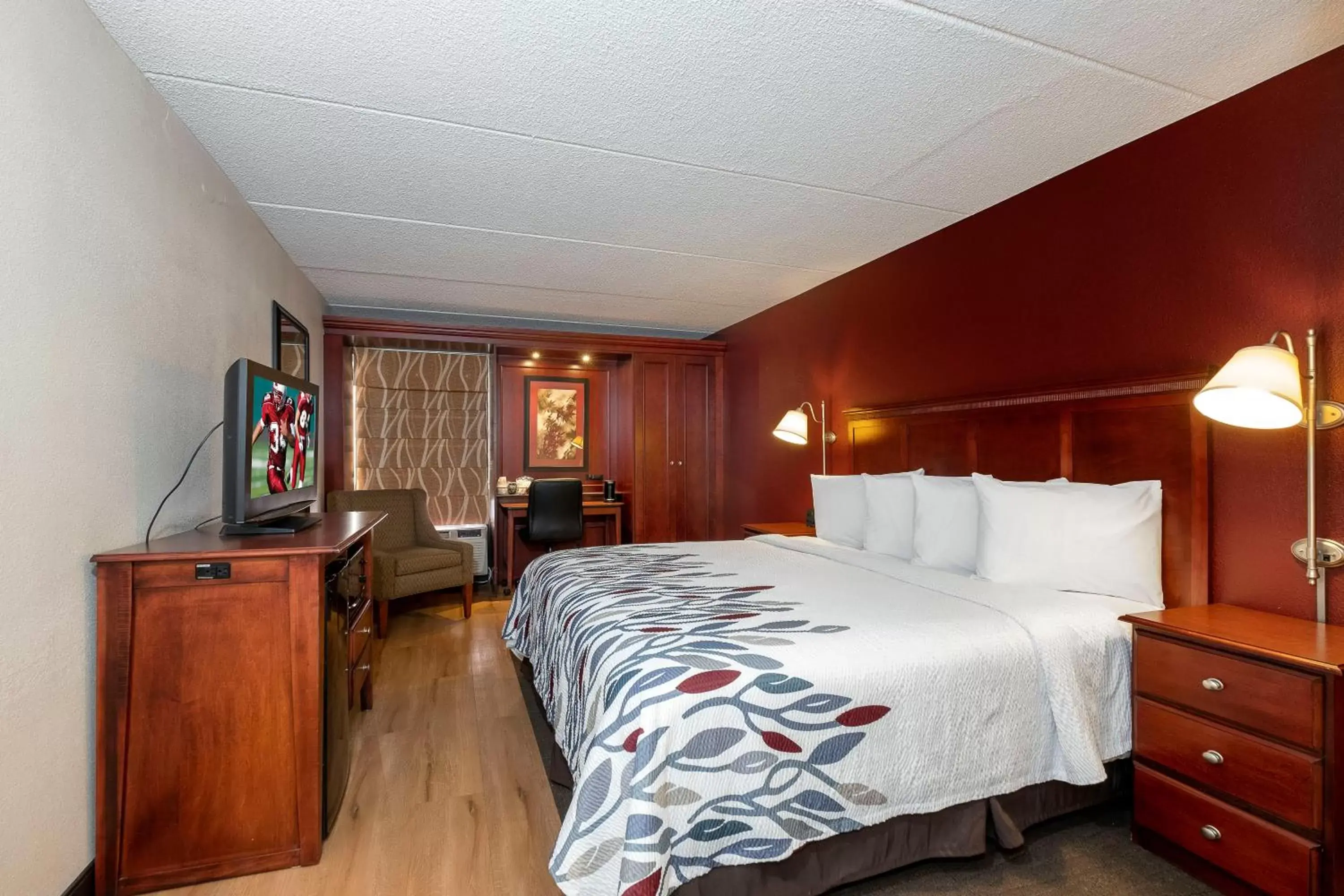 Photo of the whole room in Red Roof Inn Meriden