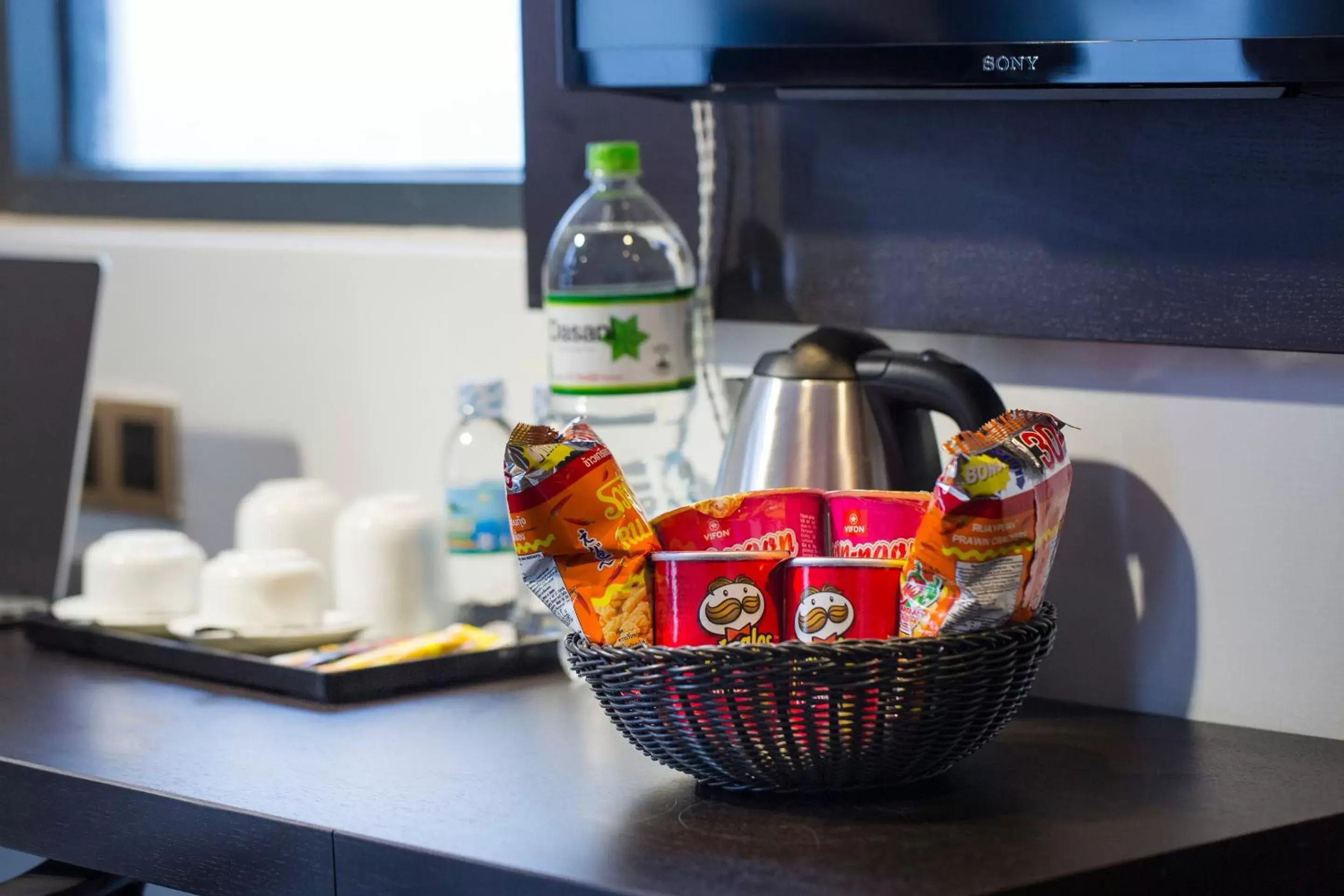 Coffee/tea facilities in La Sera Hotel