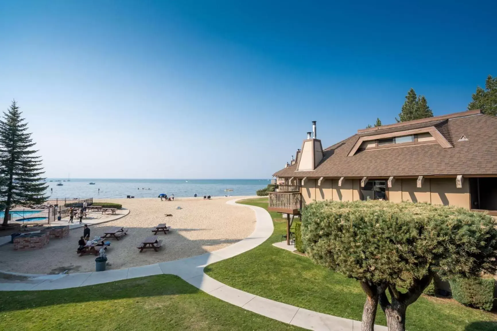 BBQ facilities in Tahoe Lakeshore Lodge & Spa