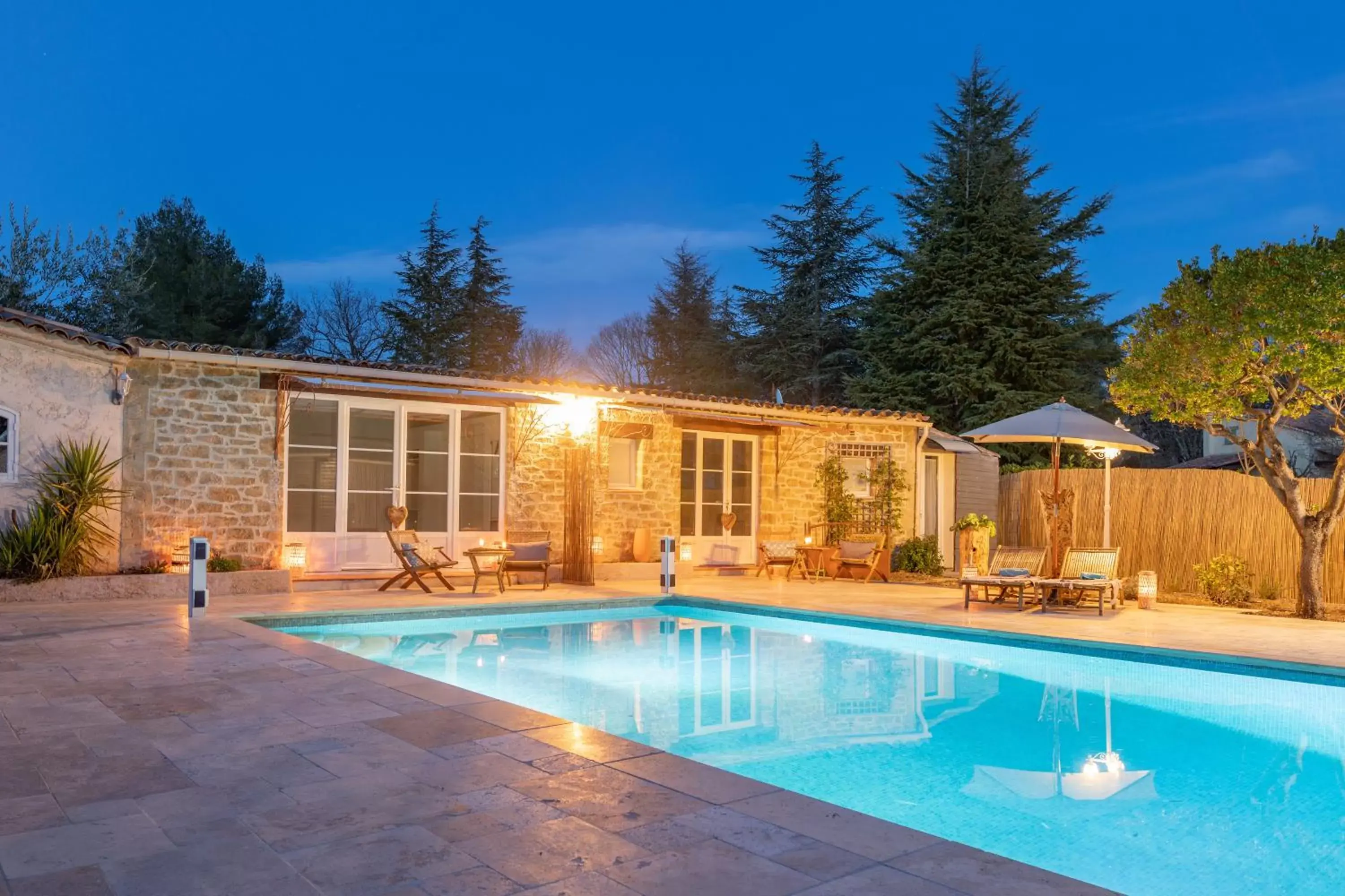 Property building, Swimming Pool in La Bastide du Mûrier