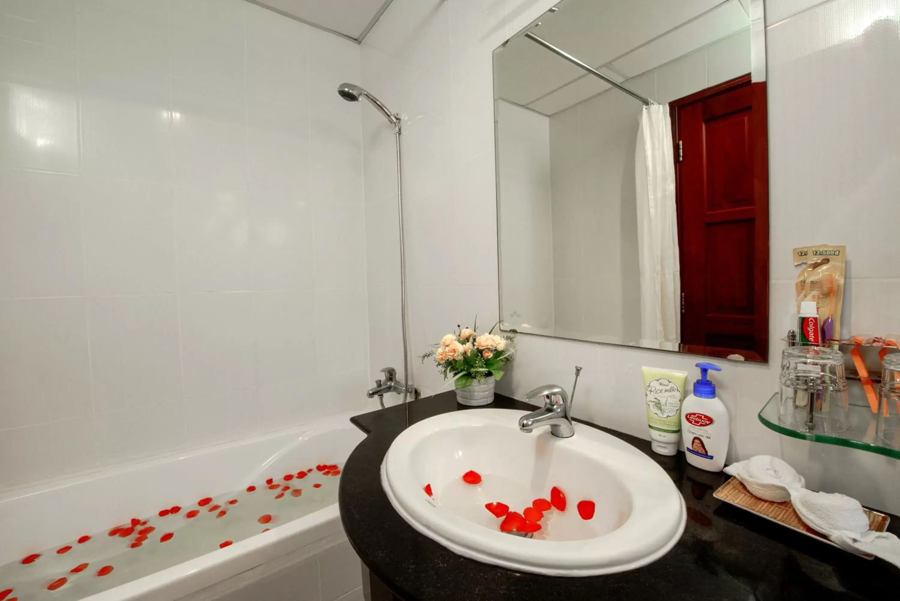 Bathroom in Palago Hotel
