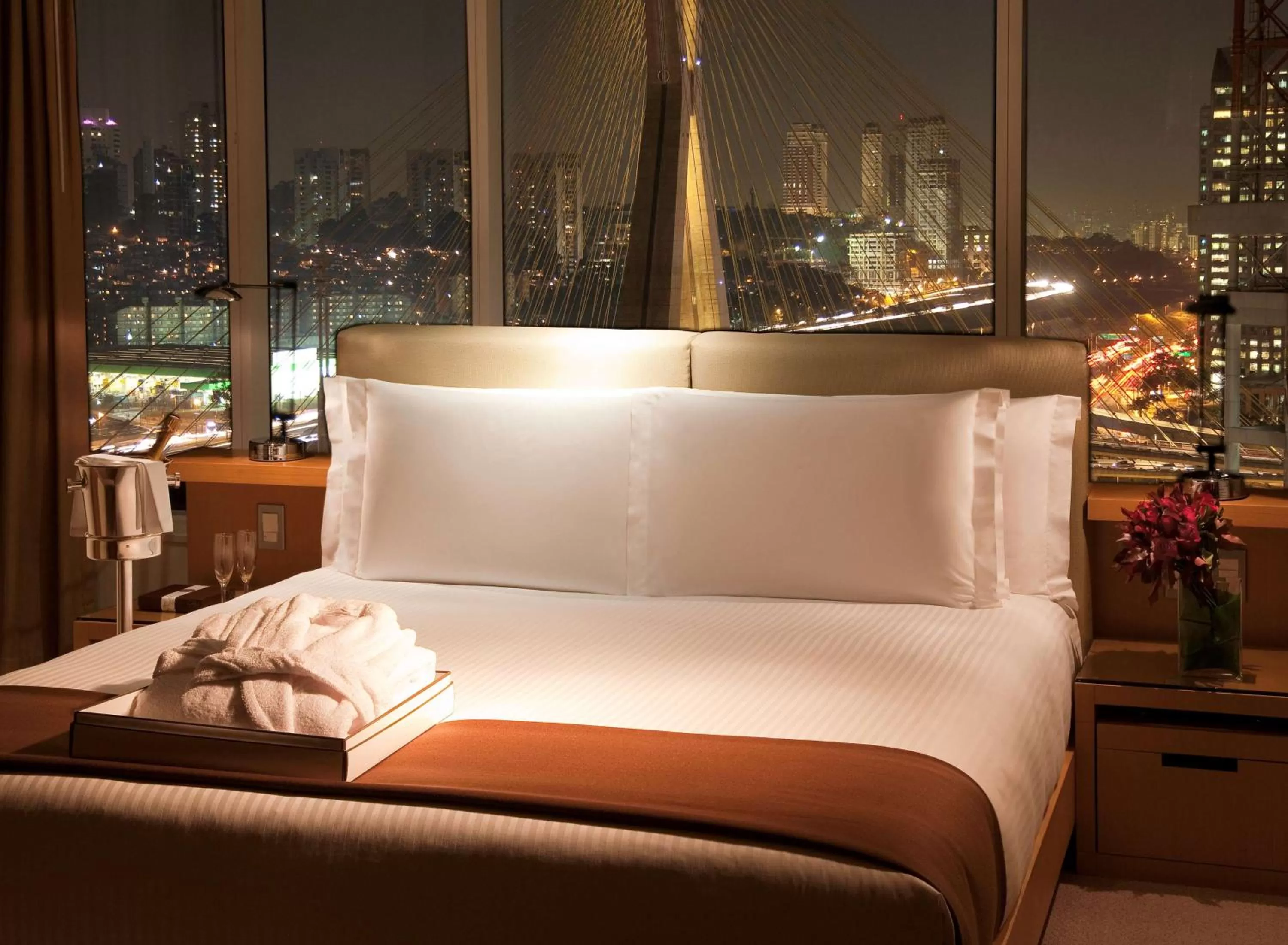 Photo of the whole room, Bed in Grand Hyatt São Paulo
