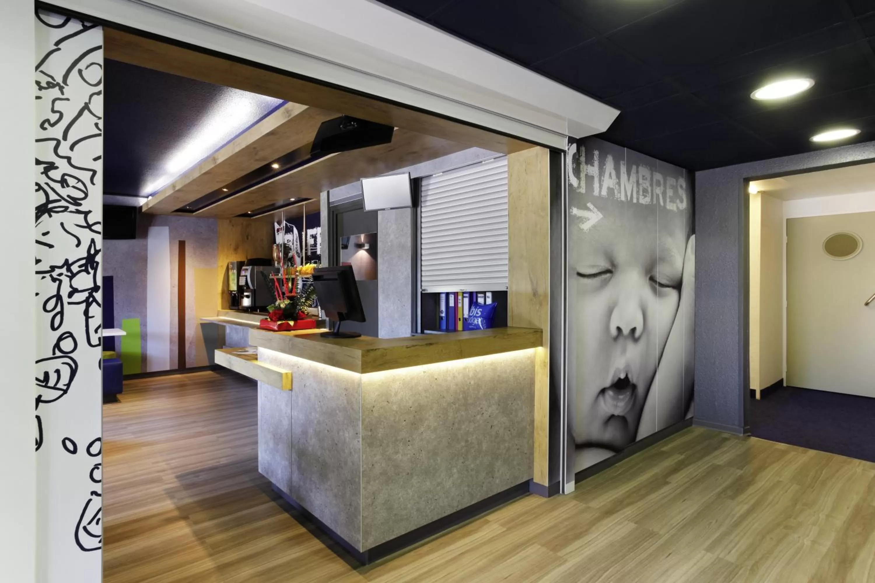 Lobby or reception in IBIS Budget Aix en Provence Est Le Canet