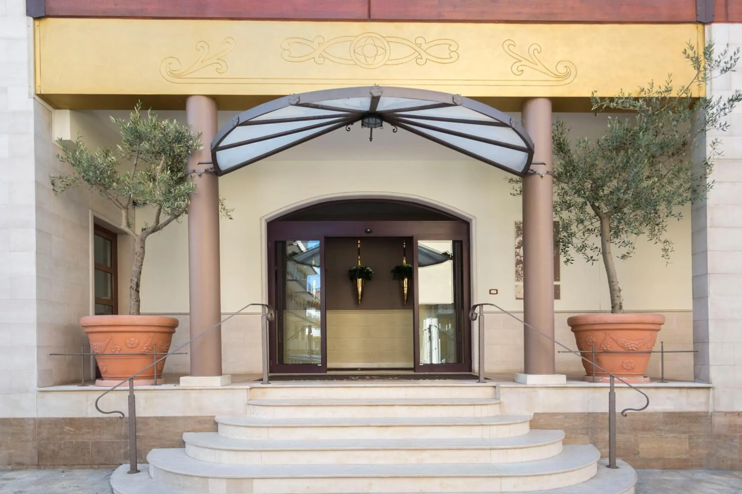 Facade/entrance in Hotel Cavaliere