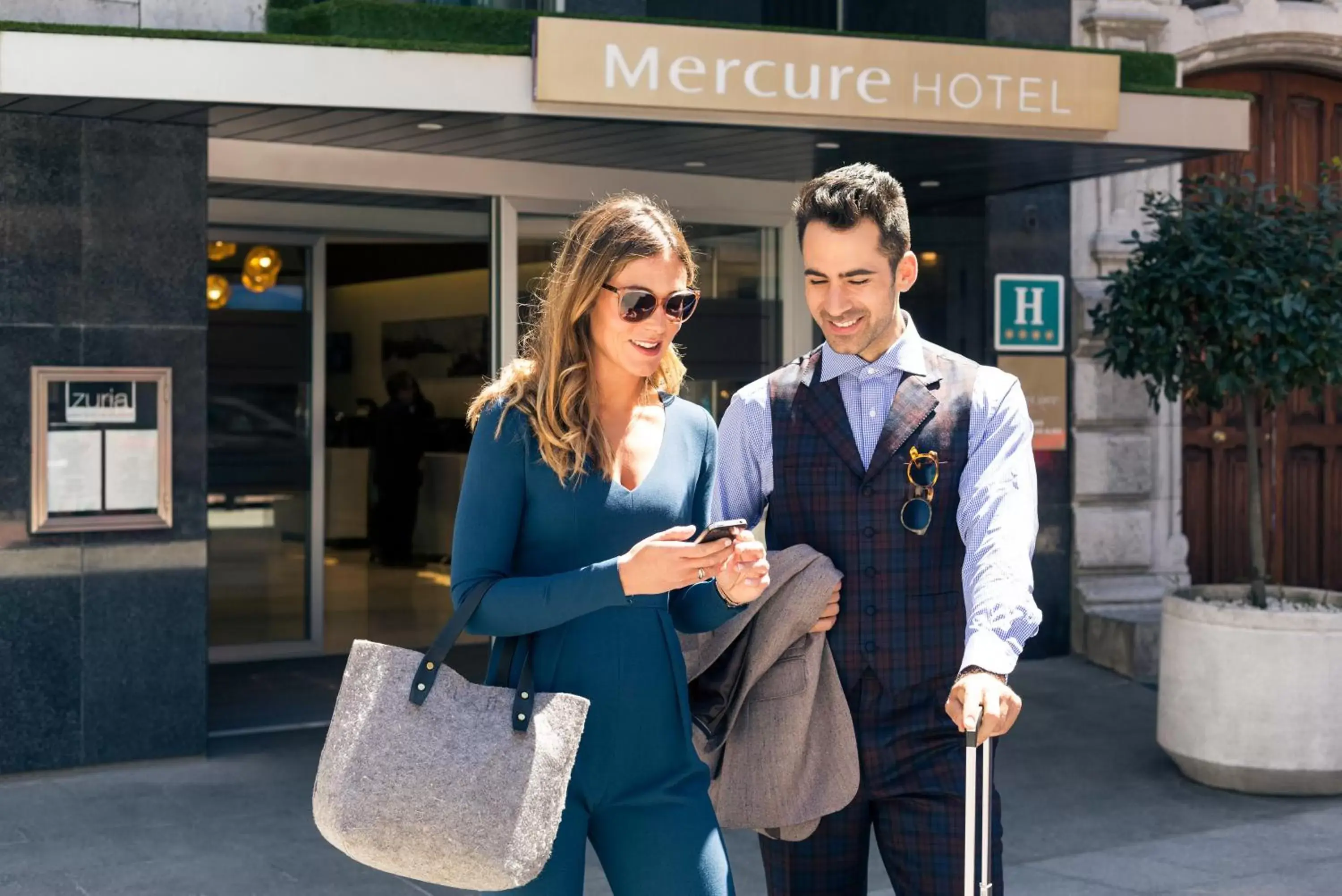 Facade/entrance in Hotel Mercure Jardines de Albia