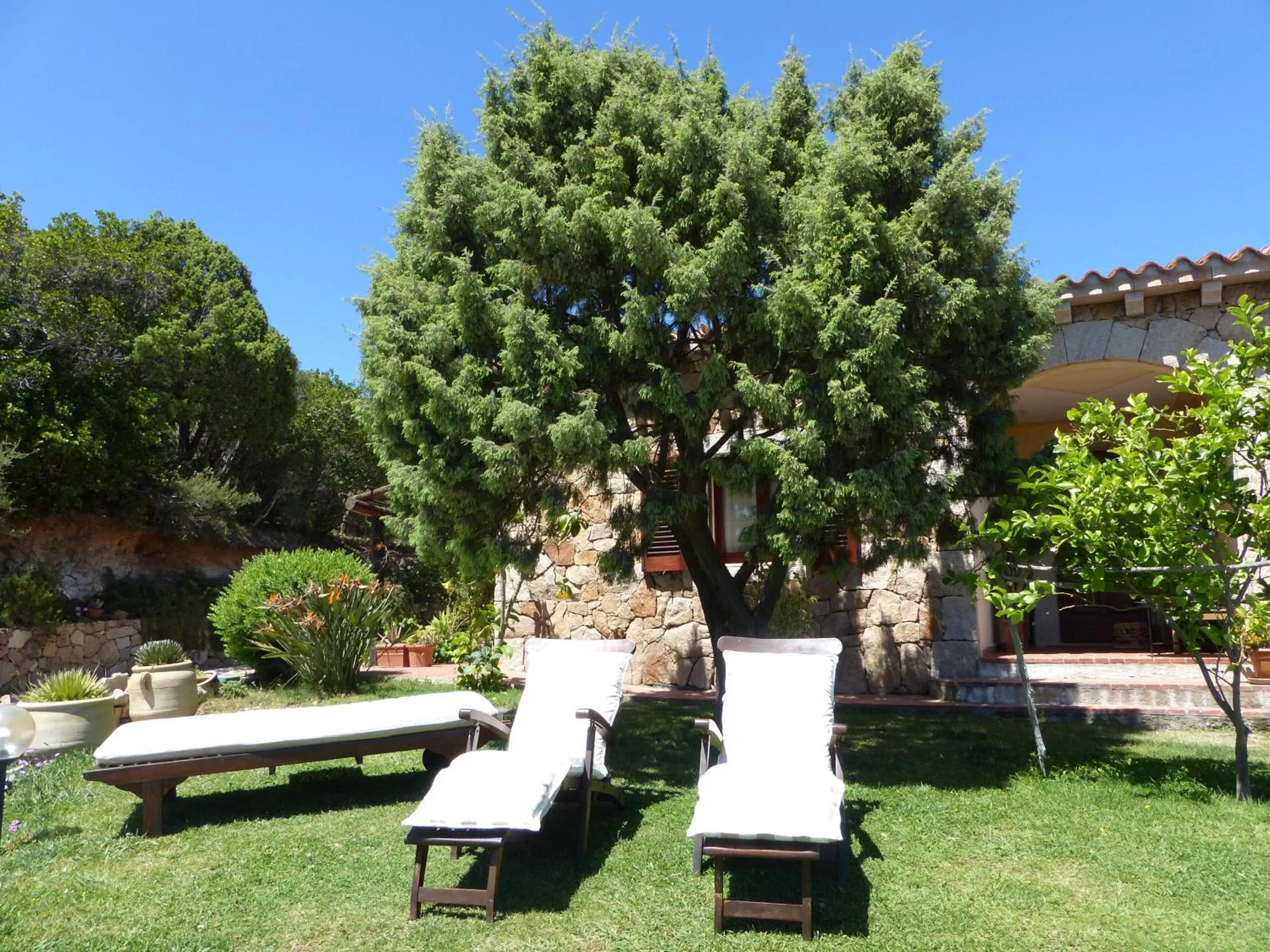 Facade/entrance, Garden in B&B La Murichessa