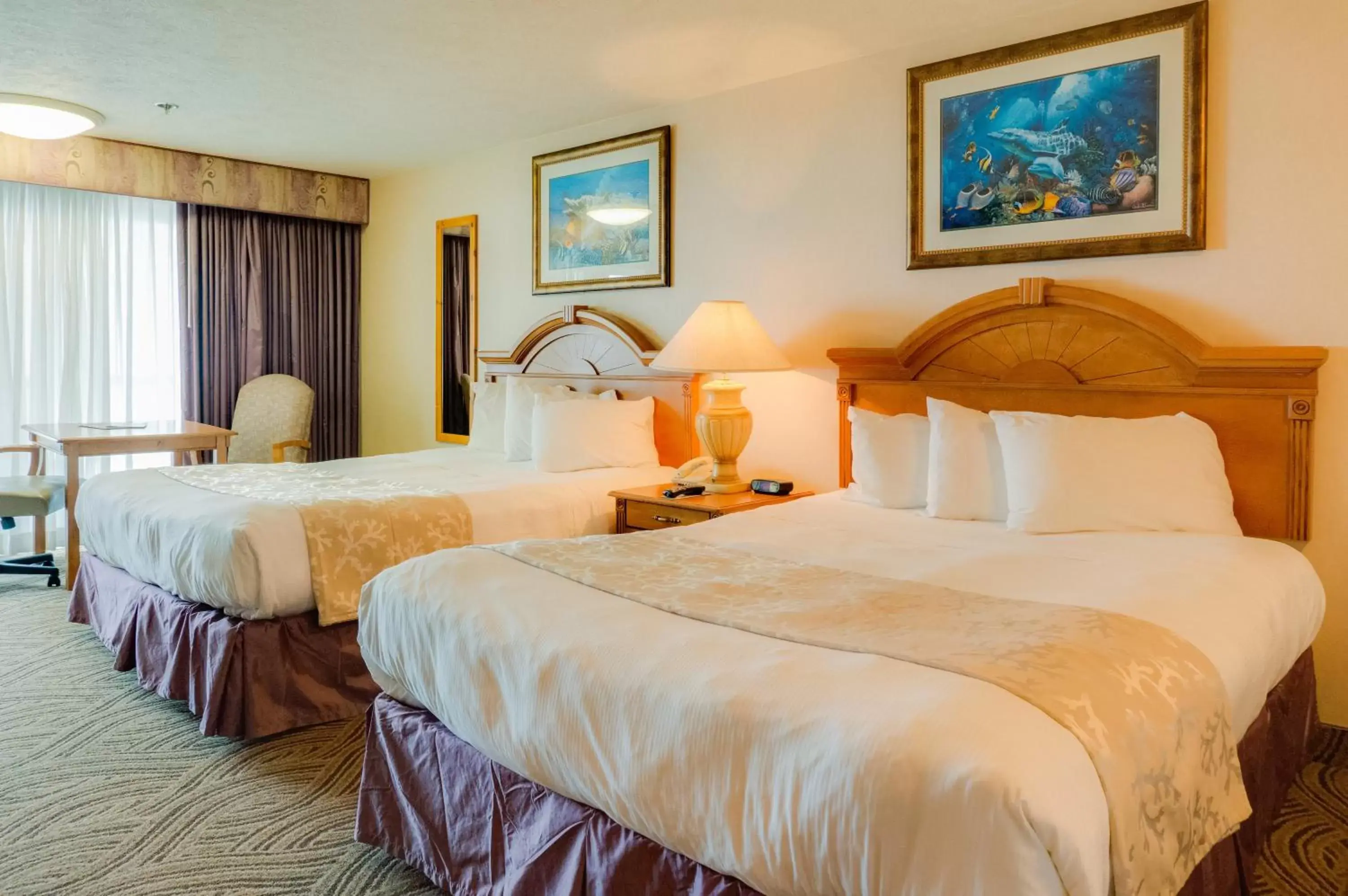 Bed in Shilo Inn Suites Seaside Oceanfront