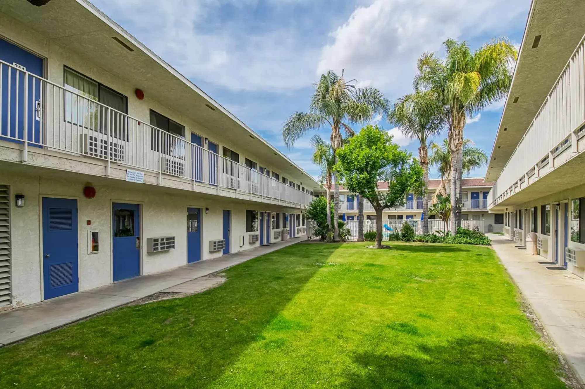 Property Building in Motel 6-Bakersfield, CA - Airport