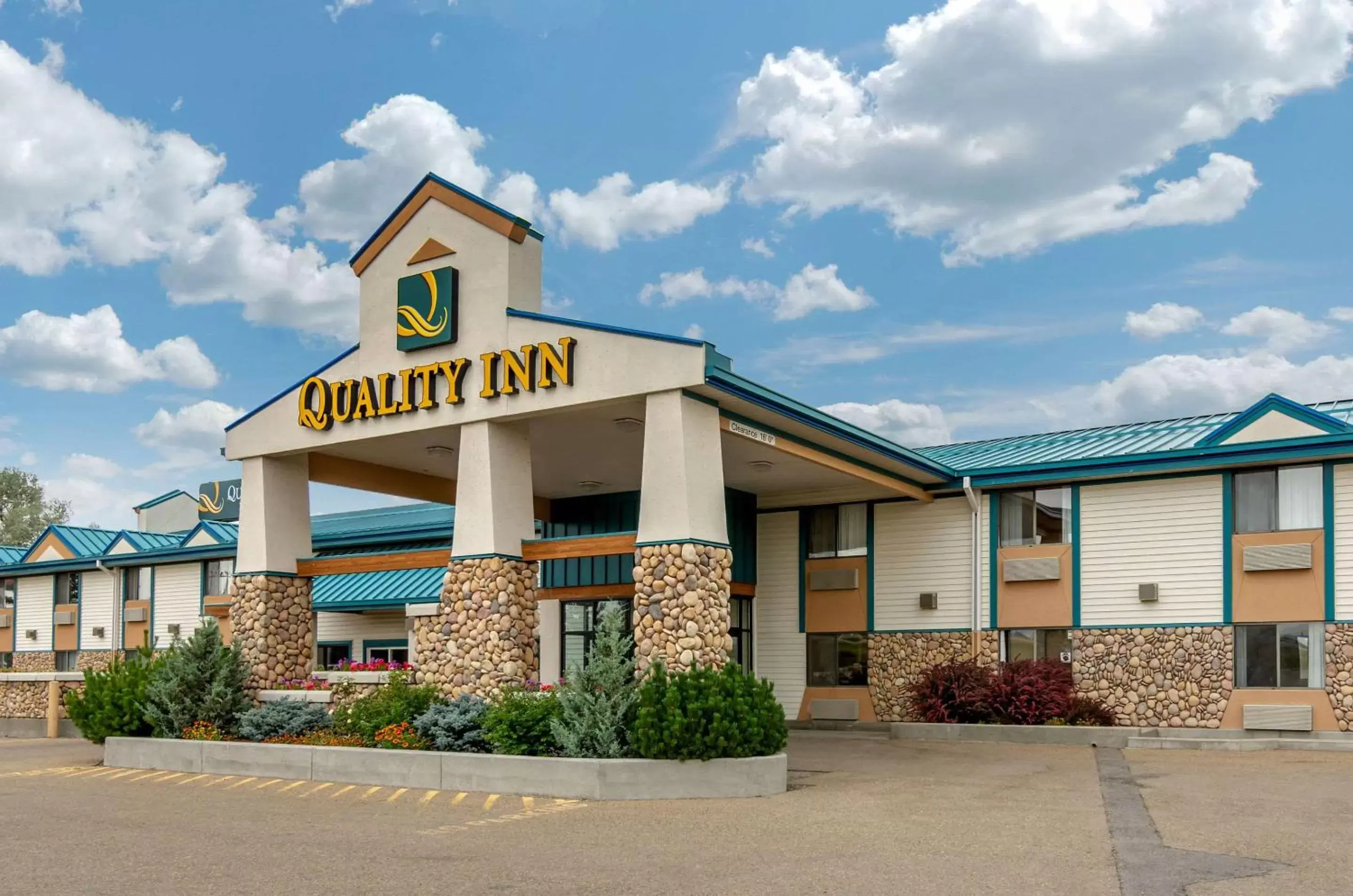 Property Building in Quality Inn Dillon I-15