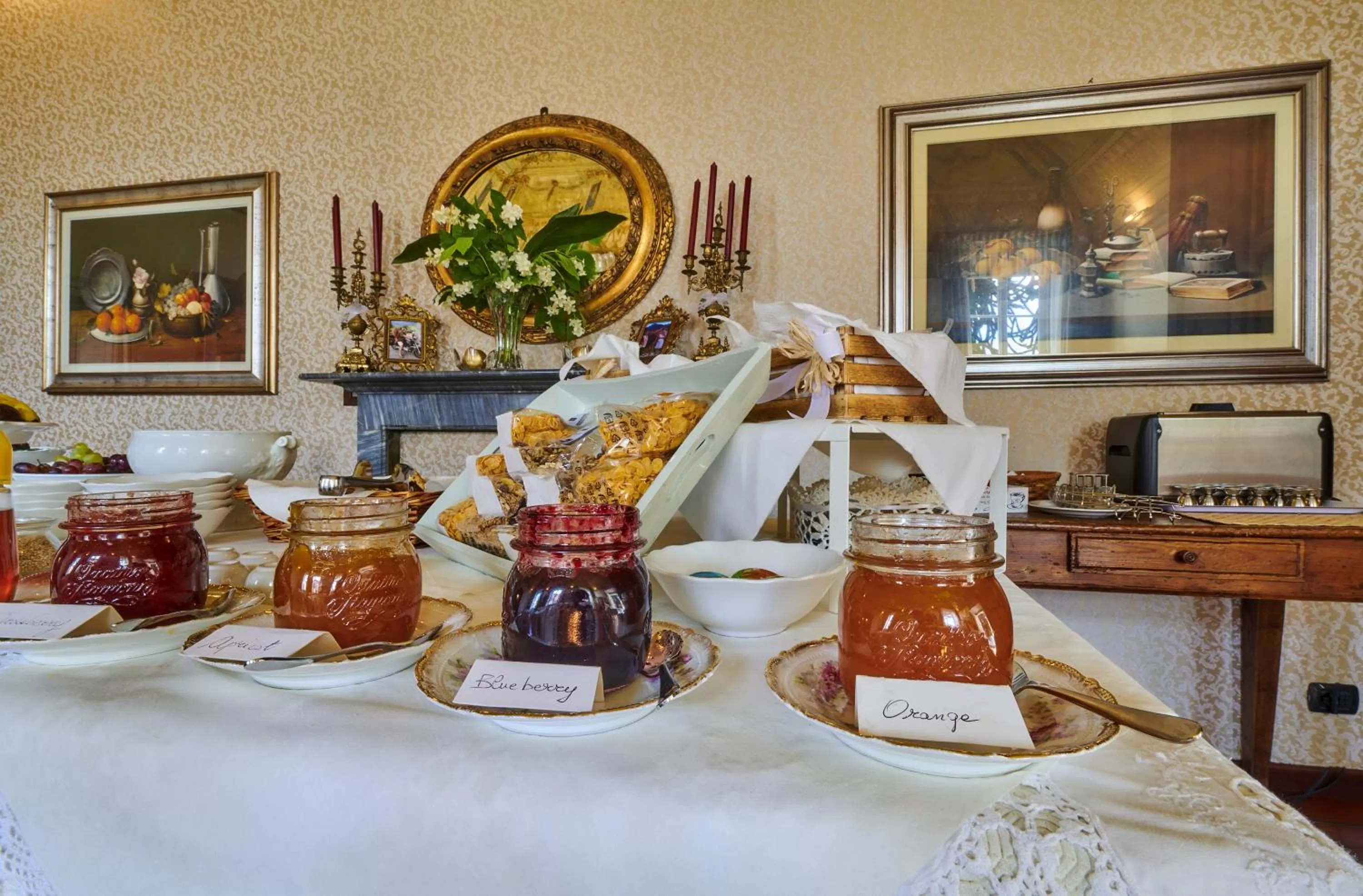 Breakfast in Villa Annamaria B&B