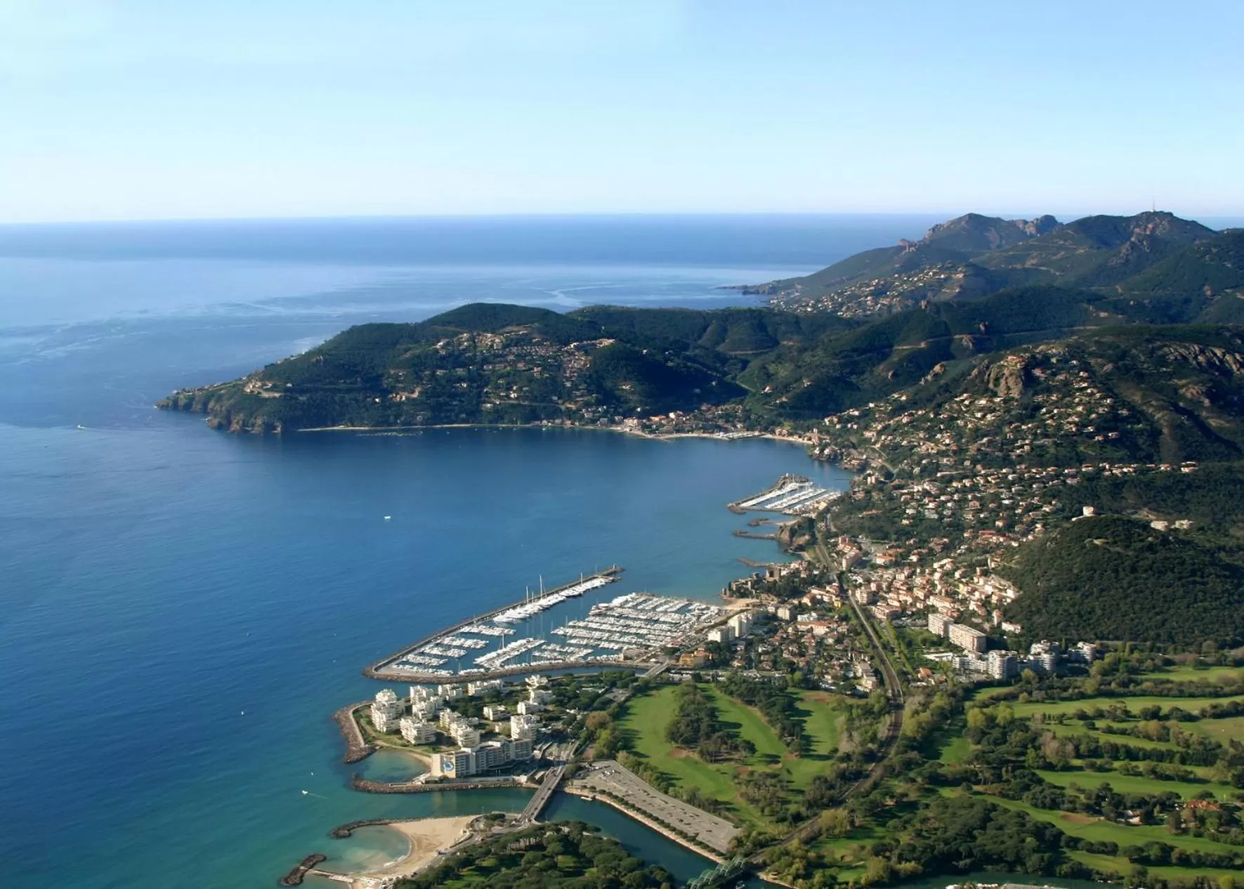 Property building in Pullman Cannes Mandelieu