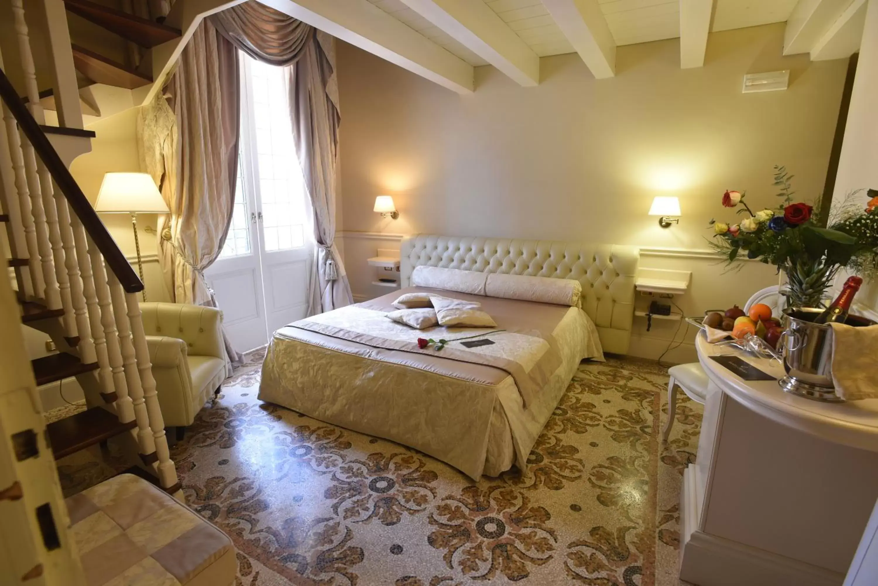 Bed in Suite Hotel Santa Chiara