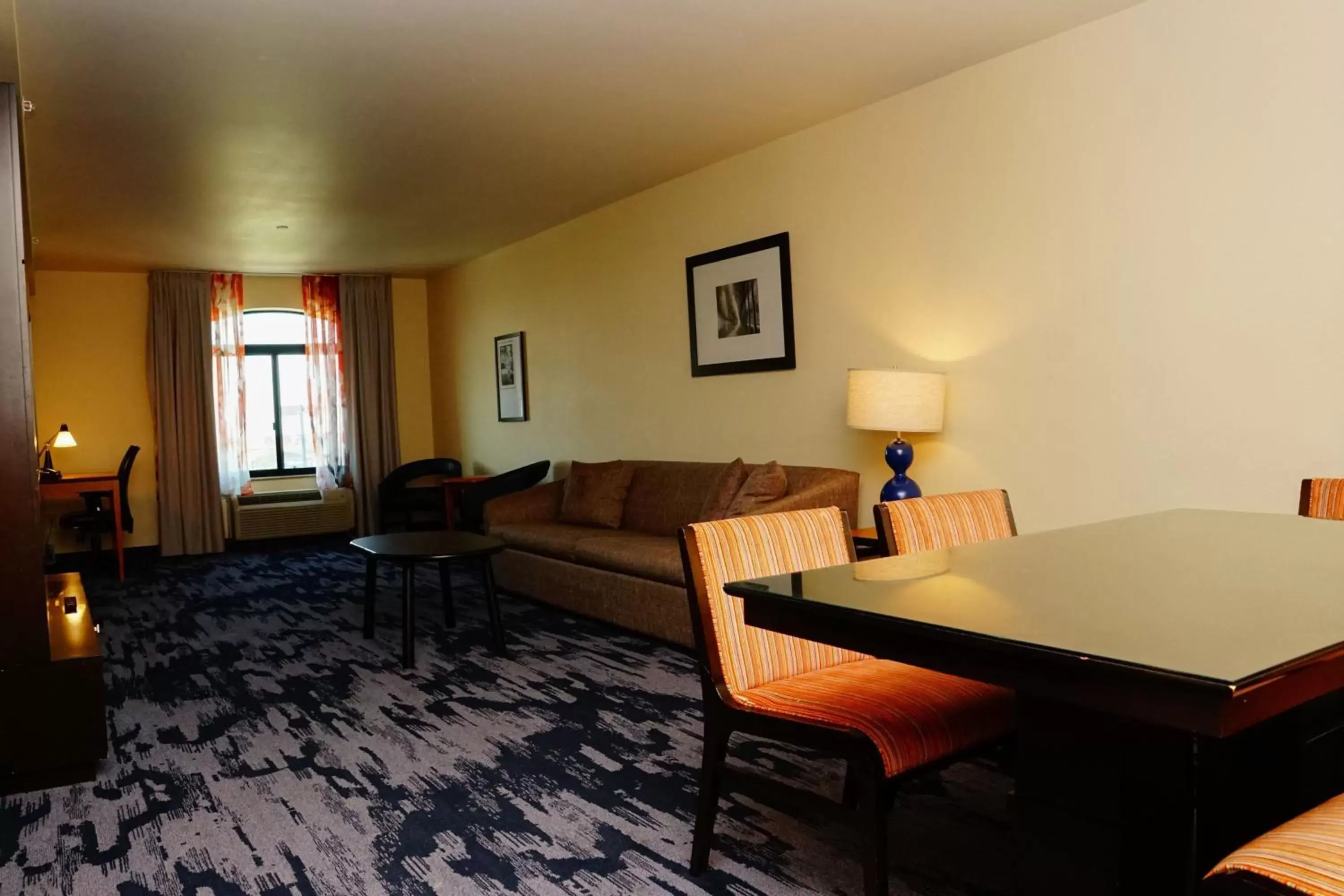Photo of the whole room, Seating Area in Fairfield Inn & Suites by Marriott Denver Aurora/Parker