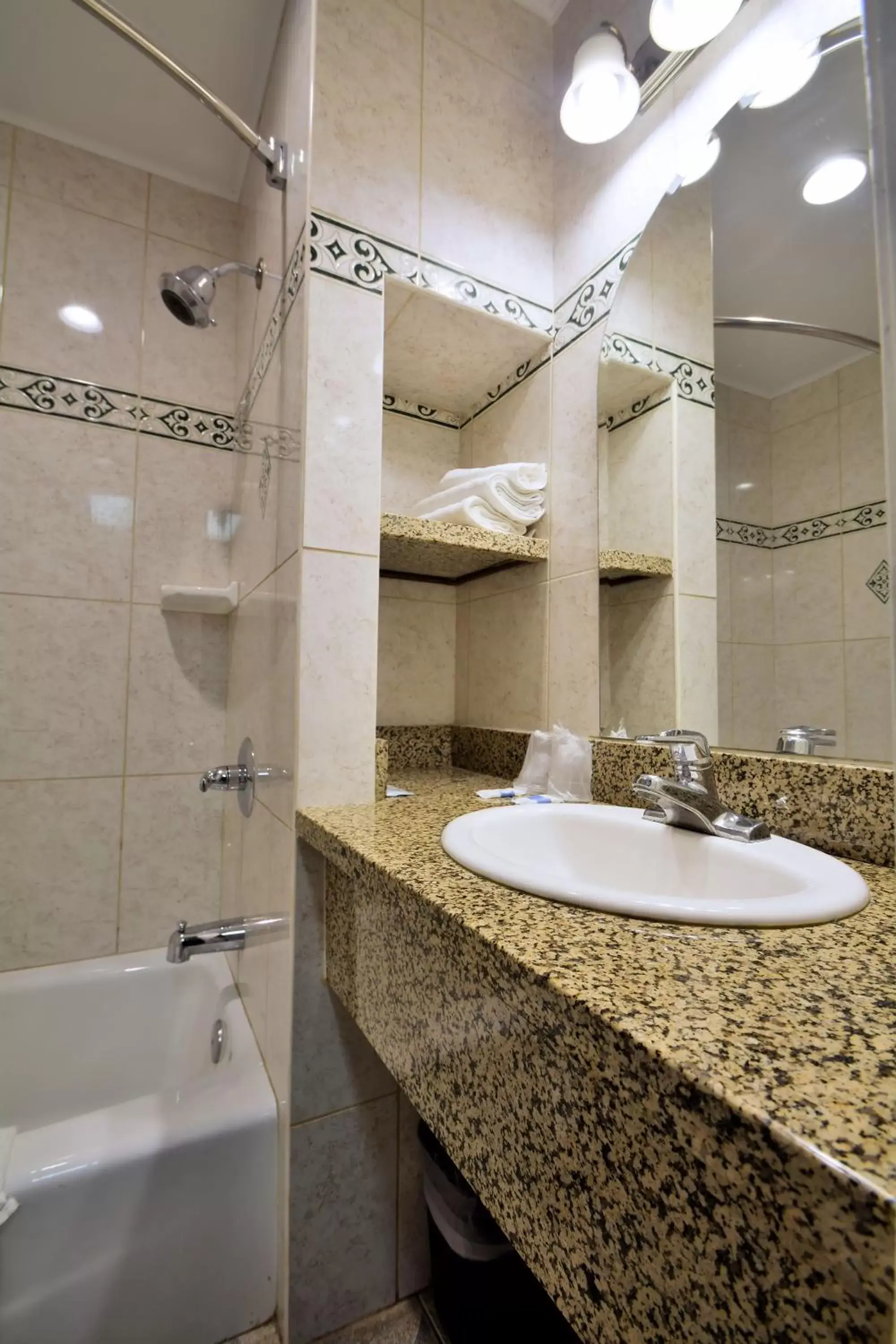 Bathroom in Crystal Lodge Motel