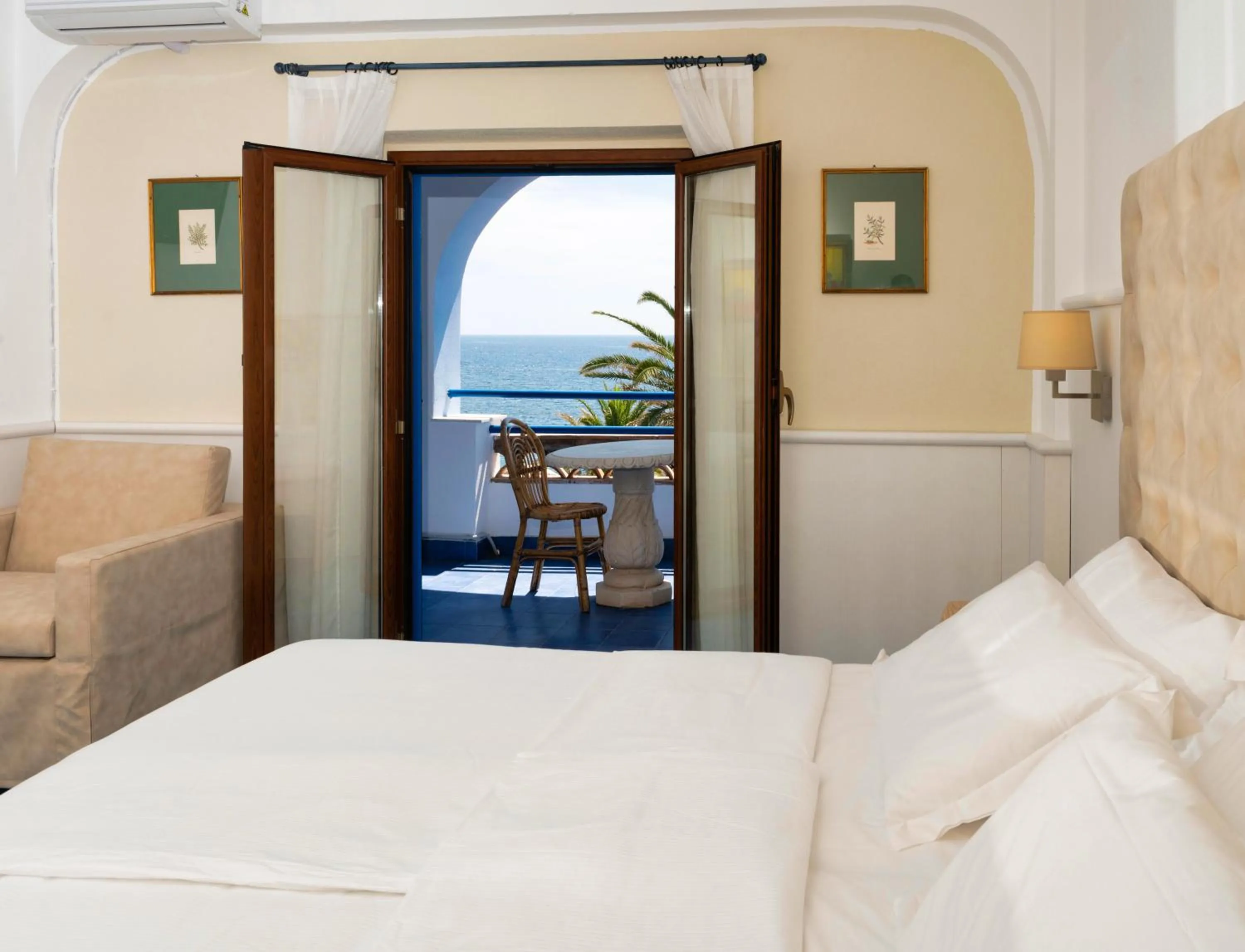 Photo of the whole room, Bed in Arathena Rocks Hotel