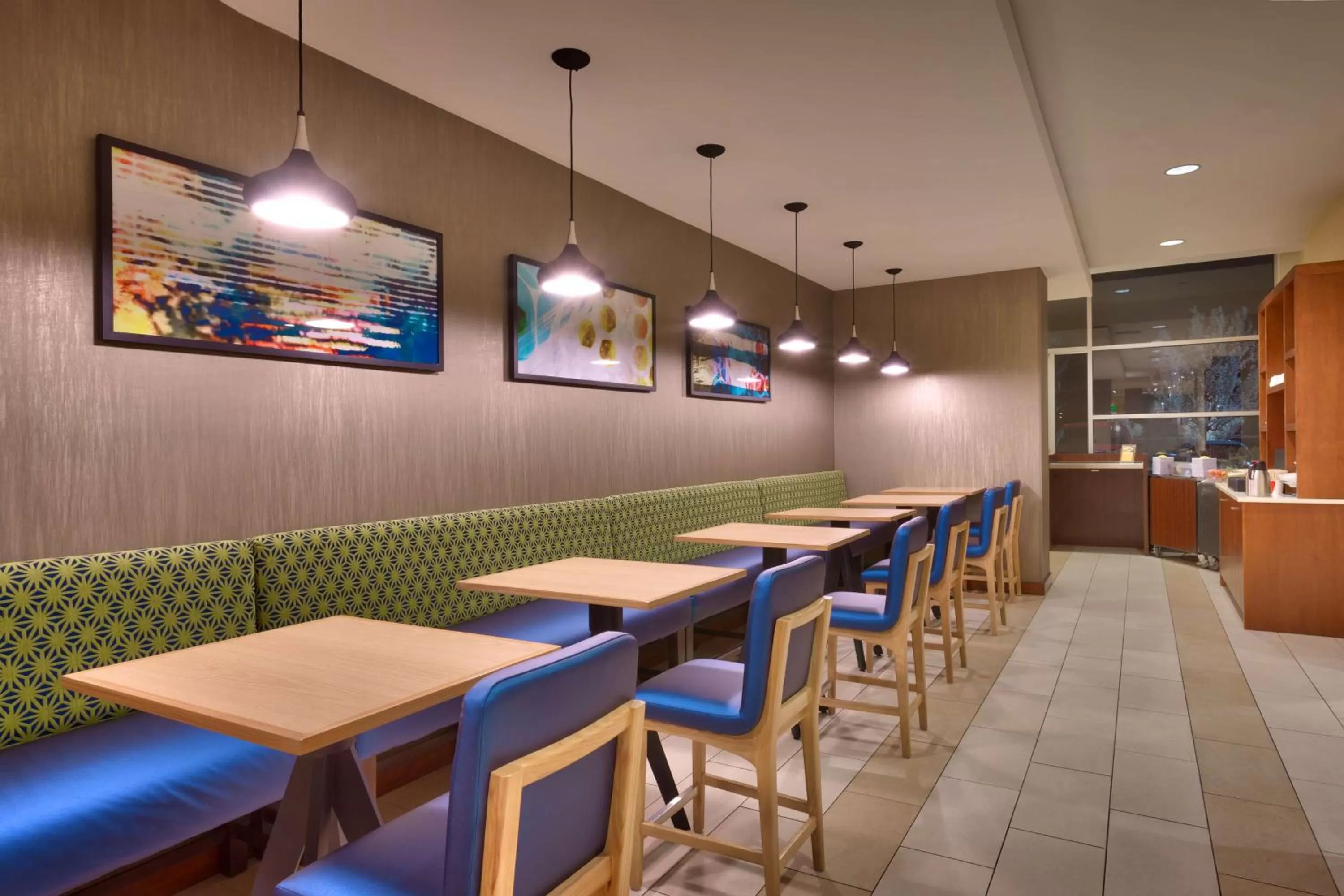 Restaurant/places to eat in Hyatt House Salt Lake City/Sandy