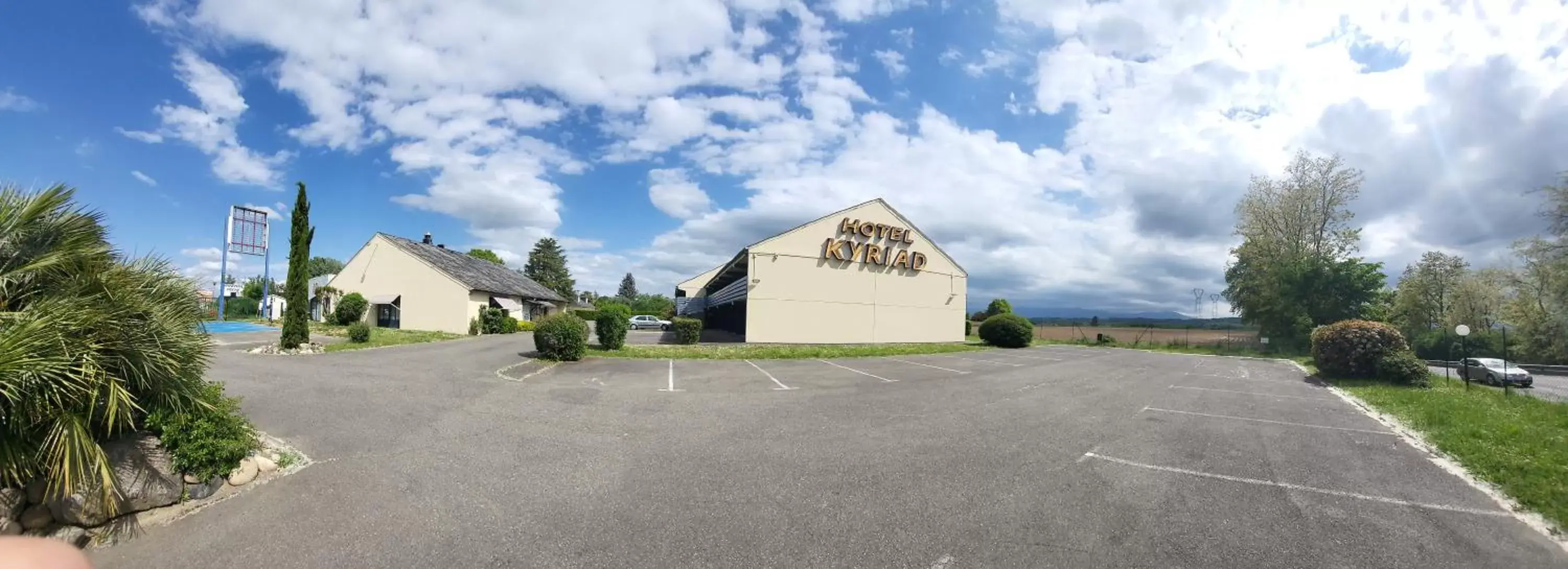 Property building in Kyriad Tarbes Odos Property building in Kyriad Tarbes Odos