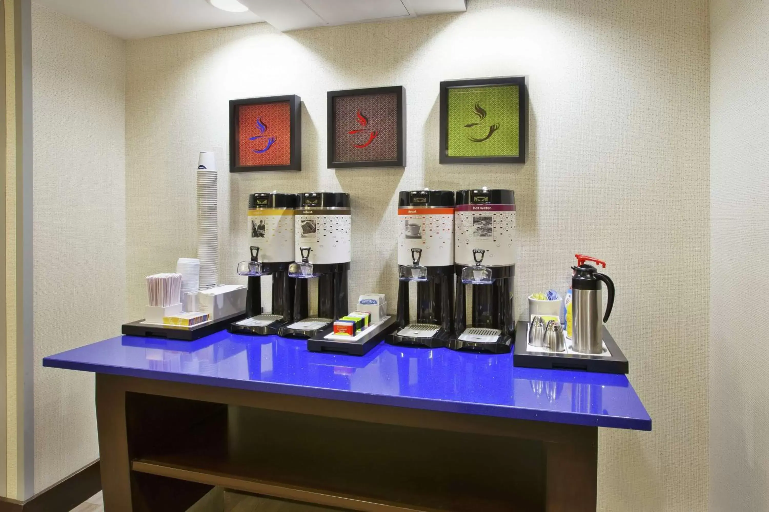 Dining area in Hampton Inn & Suites - Elyria