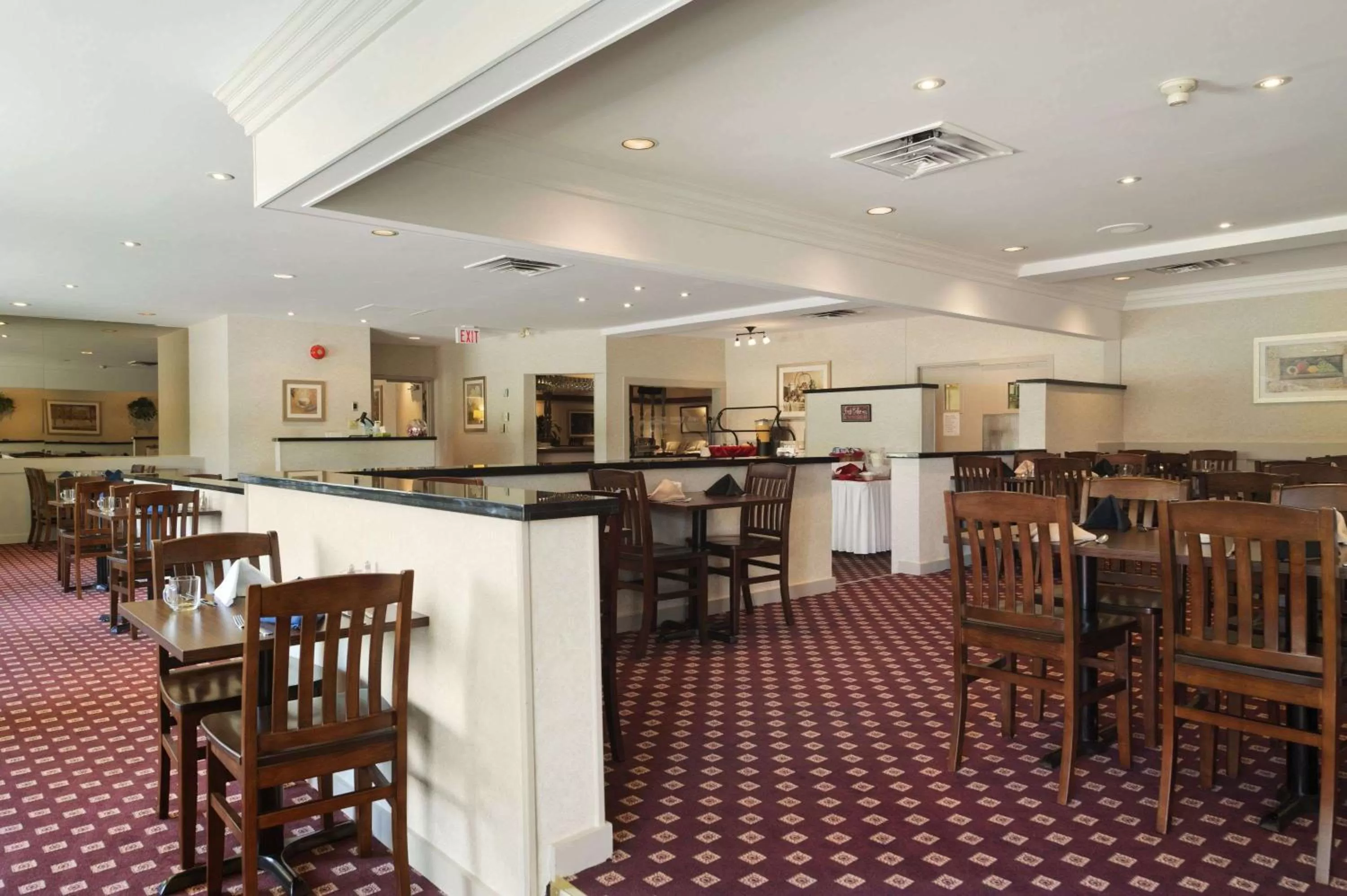 Restaurant/places to eat in Ramada by Wyndham Trenton
