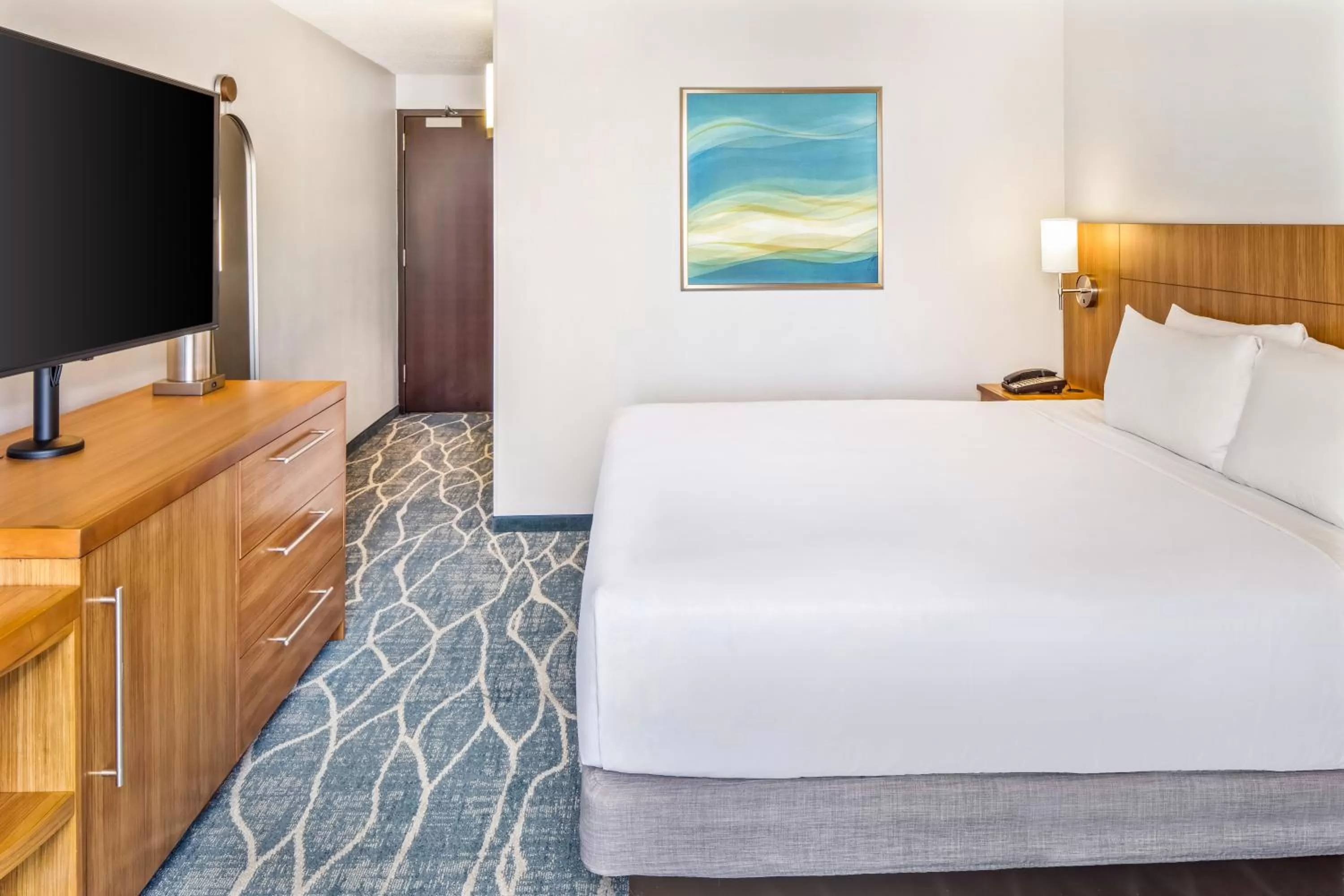 Bedroom, Bed in Hyatt Place Waikiki Beach